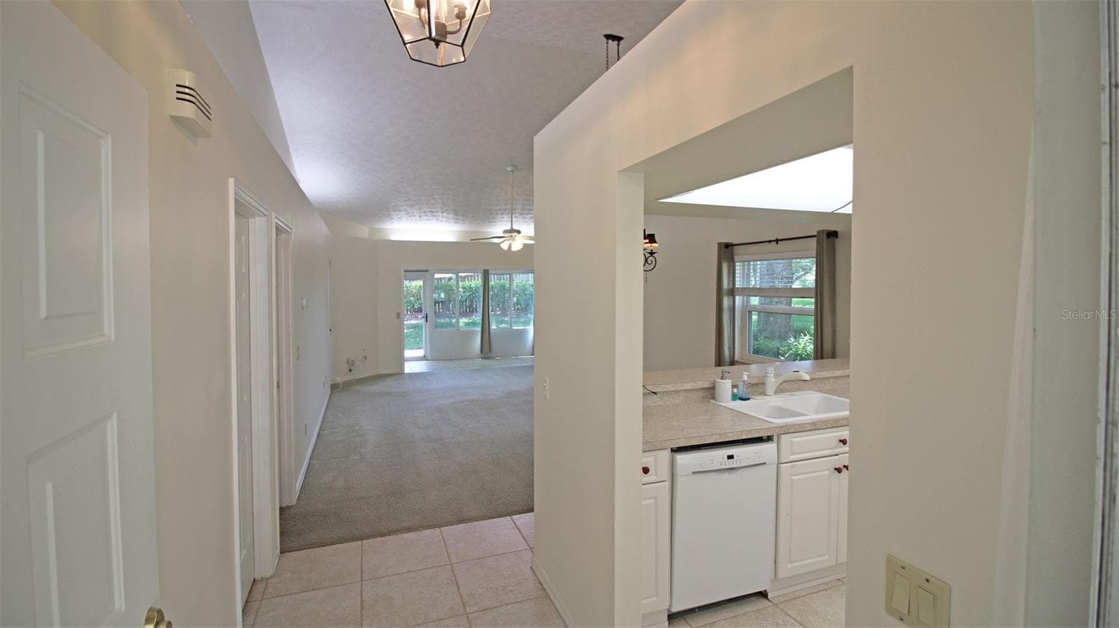 Villa at 704 MORAY DR, INVERNESS, photo 5 of 40