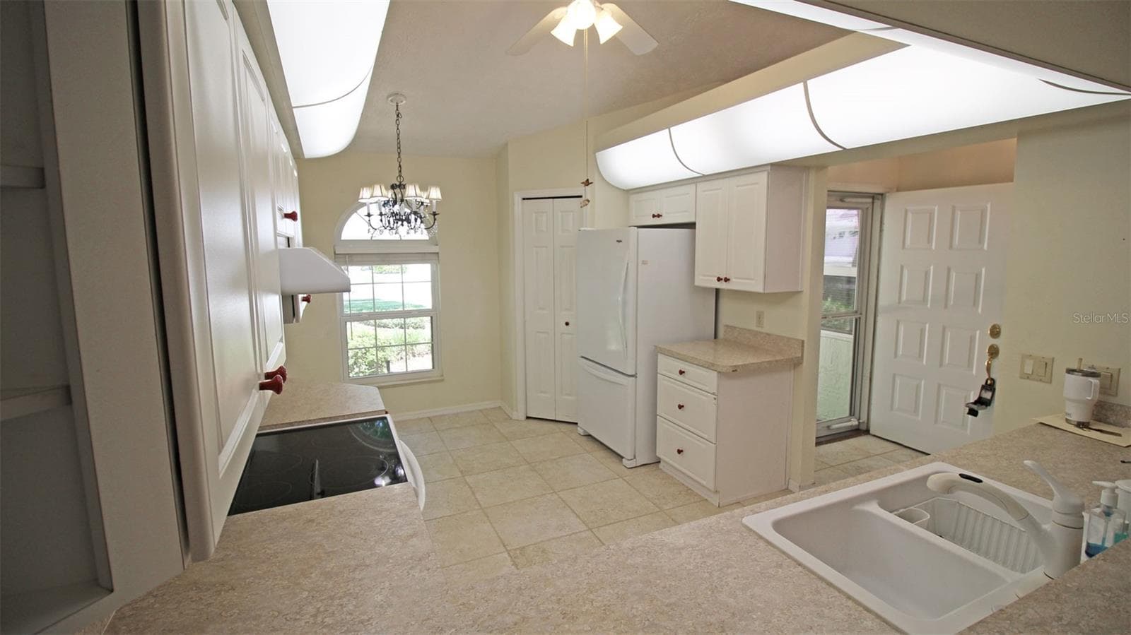 Villa at 704 MORAY DR, INVERNESS, photo 9 of 40