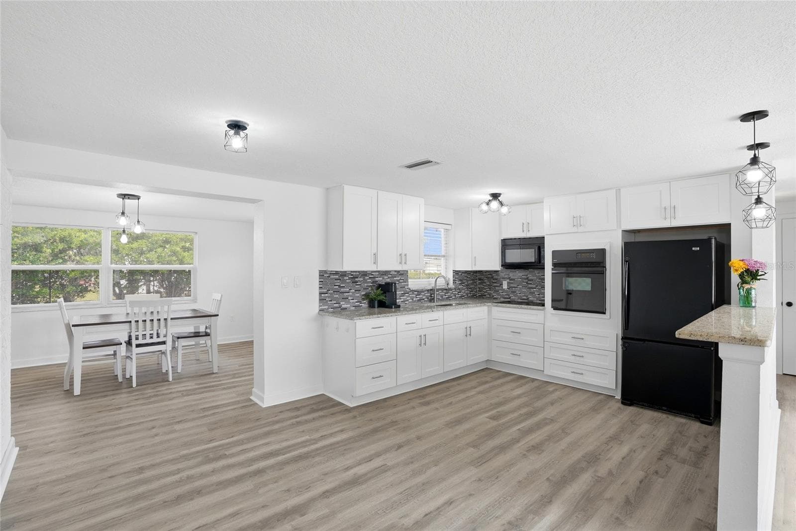 Single Family Residence at 10737 FILLMORE AVE, PORT RICHEY, photo 2 of 44