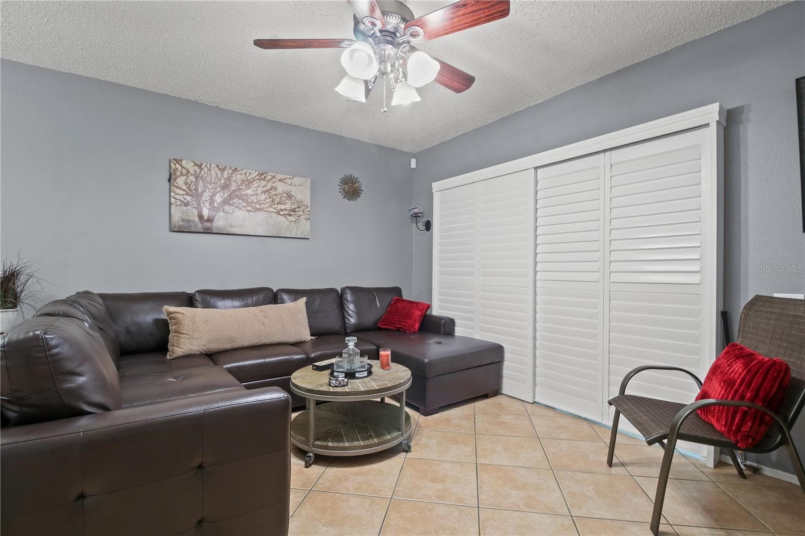 Living Room - 8635 HUNTERS KEY CIR, TAMPA