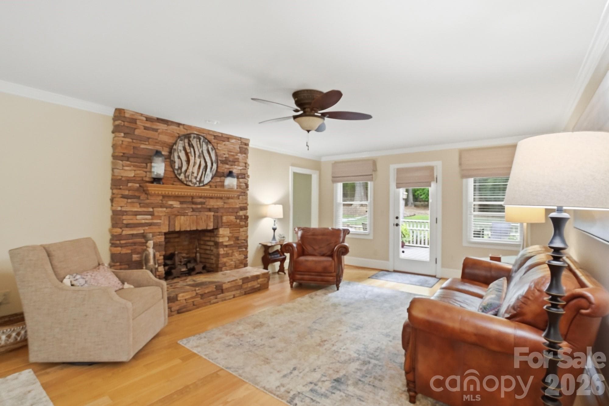 Single Family Residence at 405 Hillcrest Drive, Harrisburg, photo 5 of 43