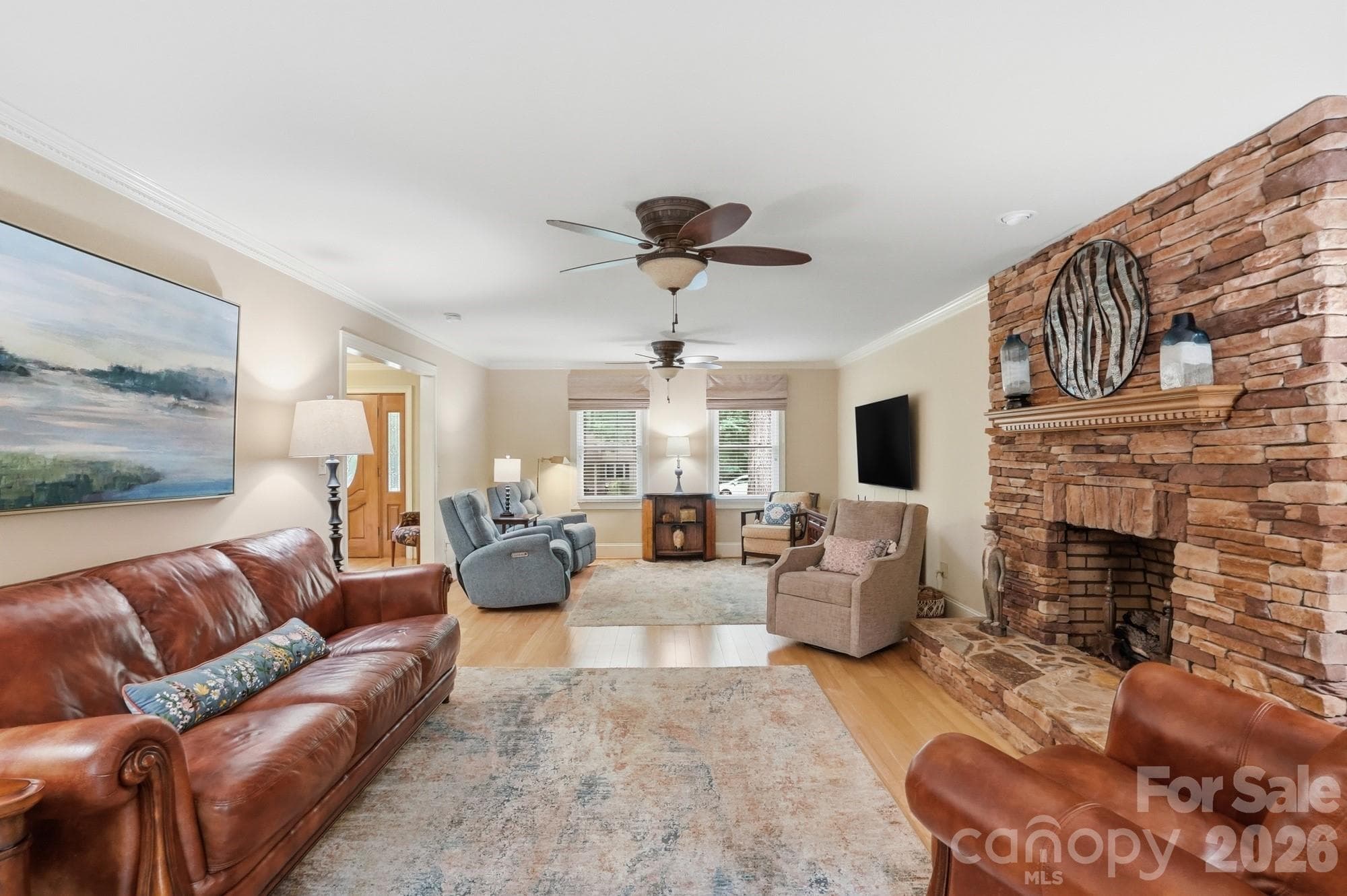 Single Family Residence at 405 Hillcrest Drive, Harrisburg, photo 6 of 43