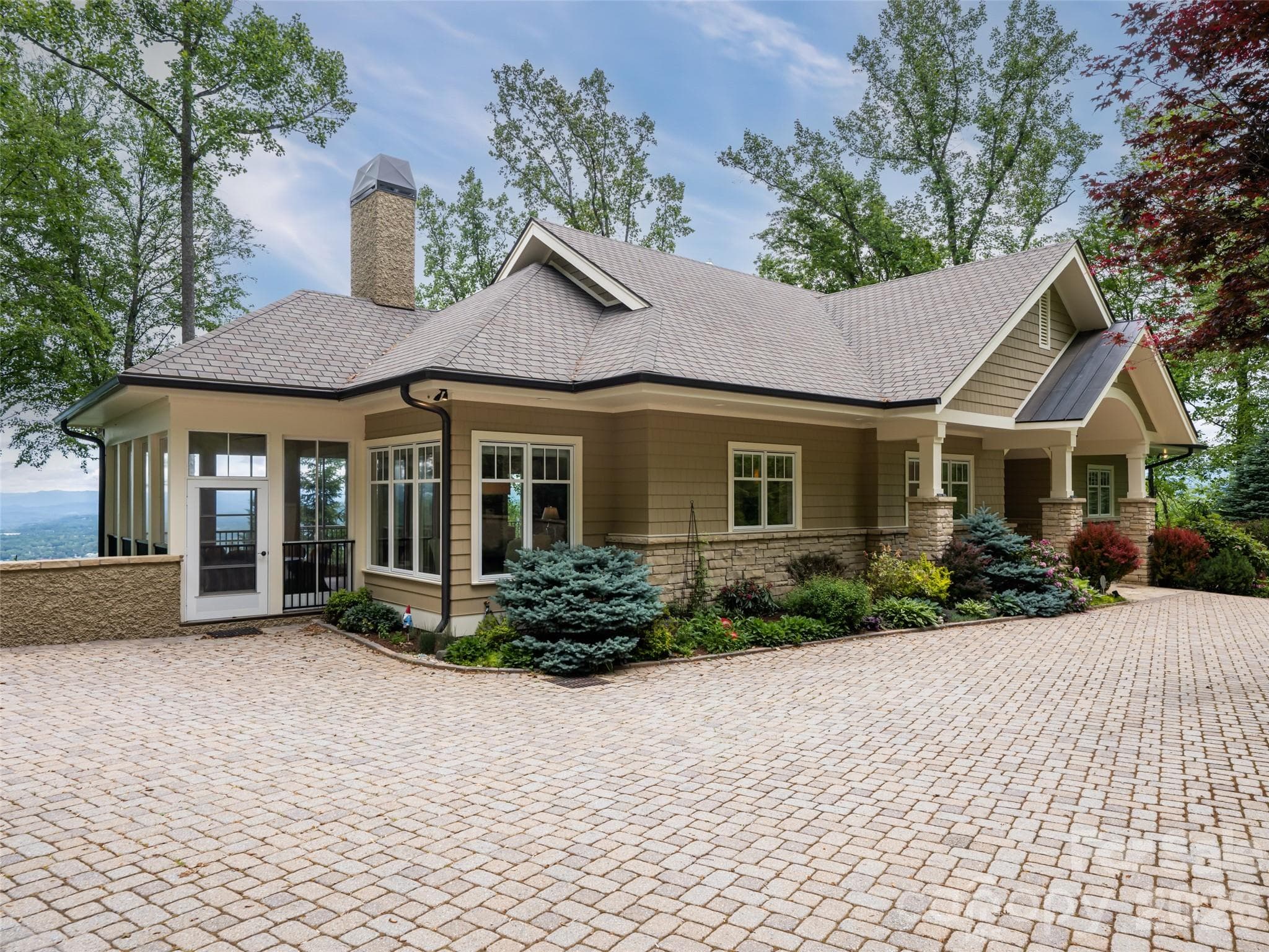 Single Family Residence at 29 Elk Ridge Drive, Asheville, photo 9 of 48