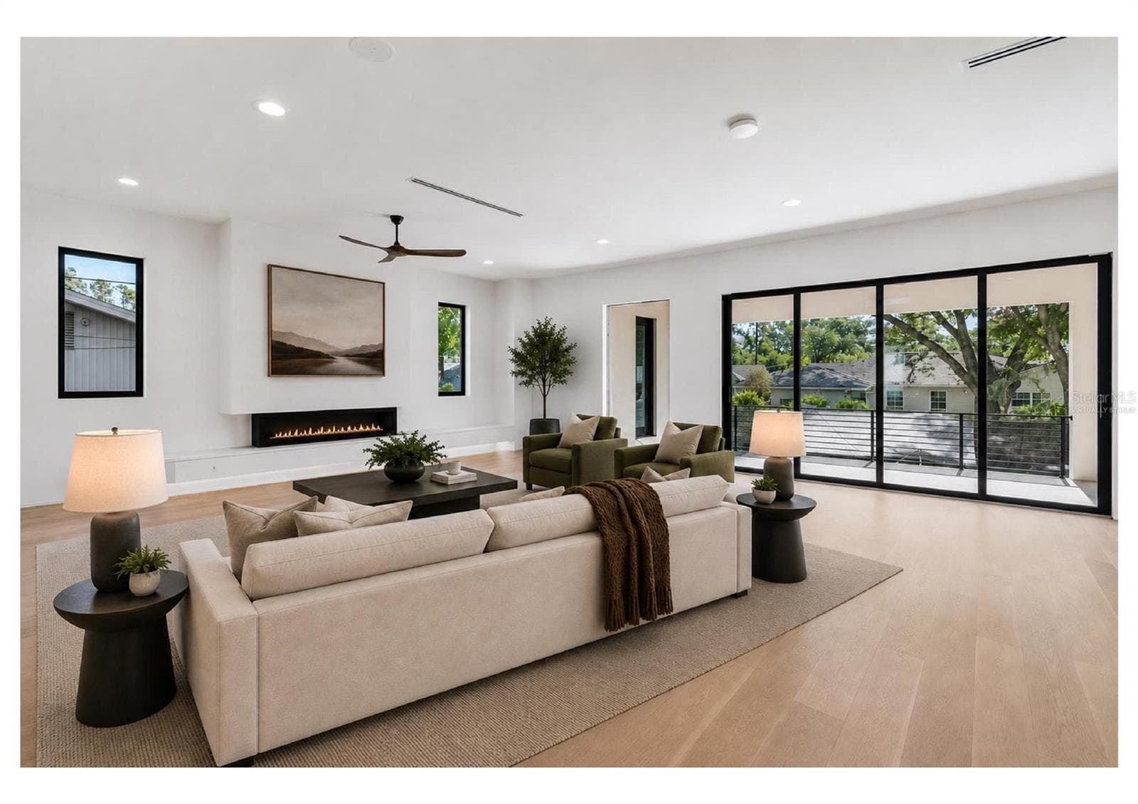 virtually staged - 206 S TREASURE DR, TAMPA
