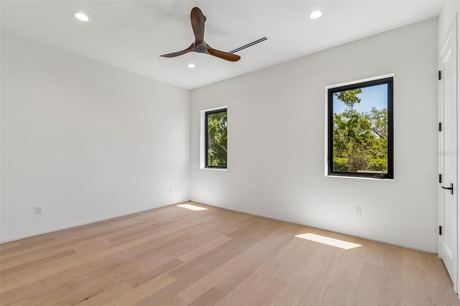 Single Family Residence at 206 S TREASURE DR, TAMPA, photo 46 of 74