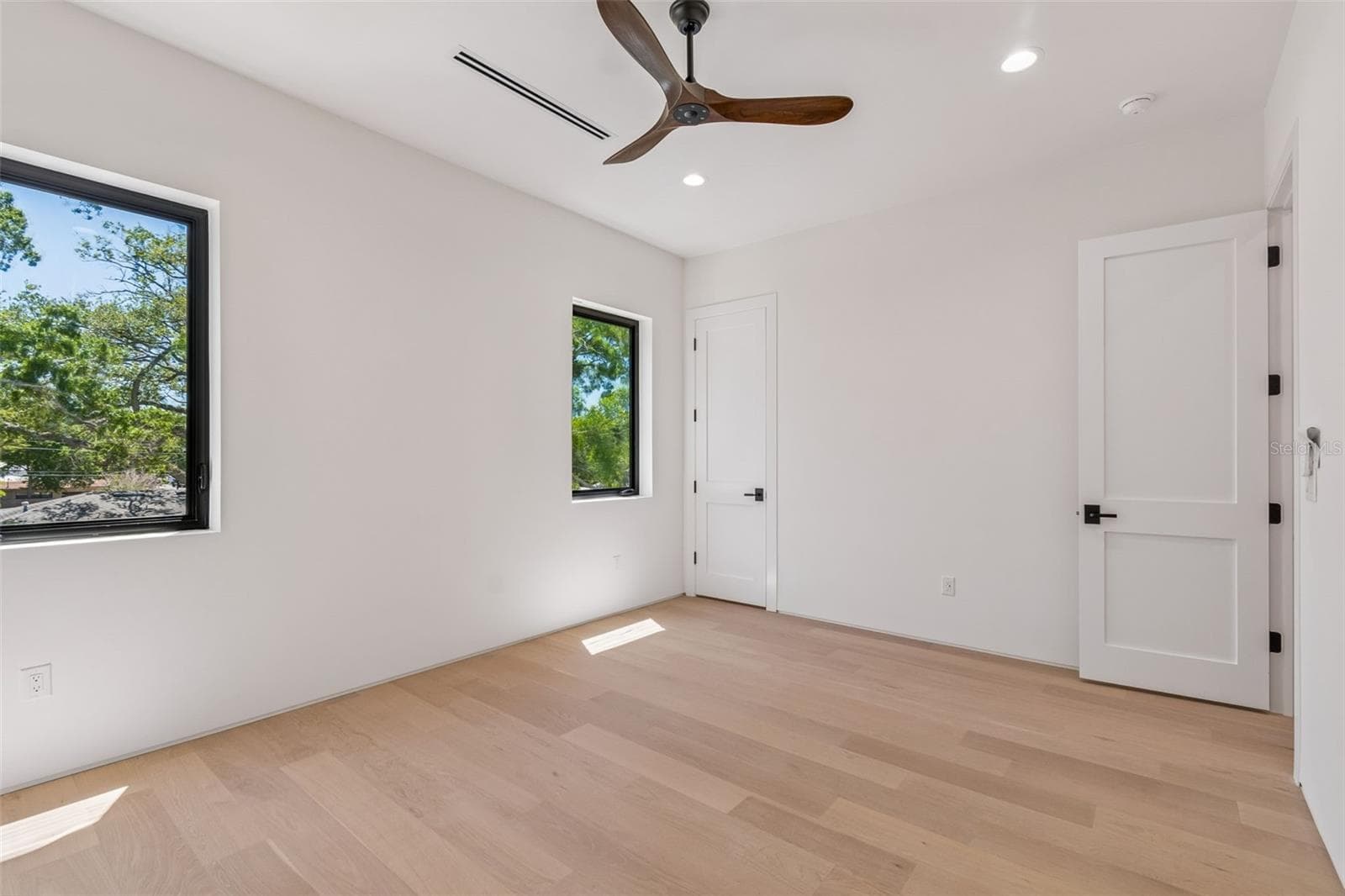 Single Family Residence at 206 S TREASURE DR, TAMPA, photo 47 of 74