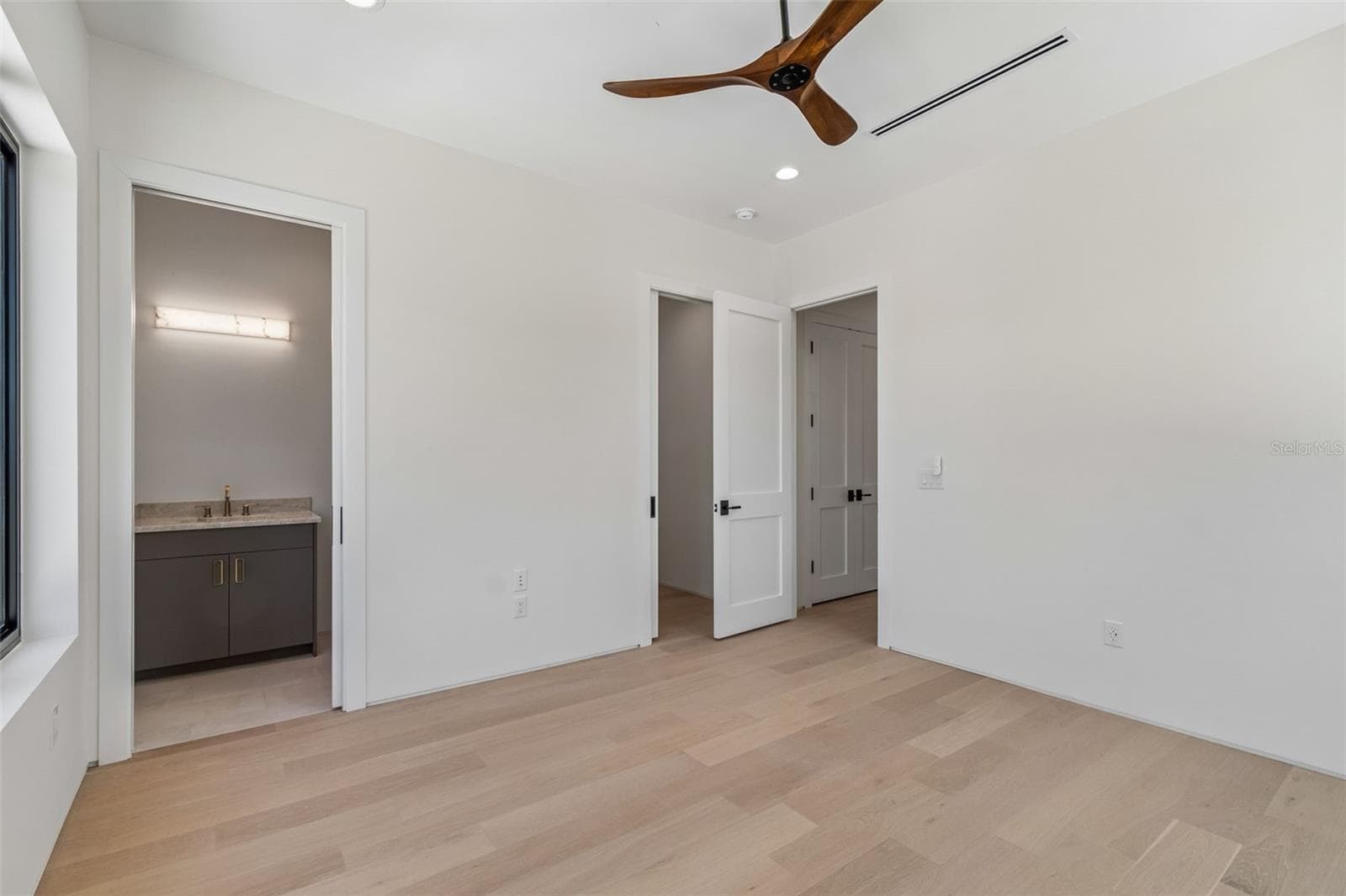 Single Family Residence at 206 S TREASURE DR, TAMPA, photo 58 of 74