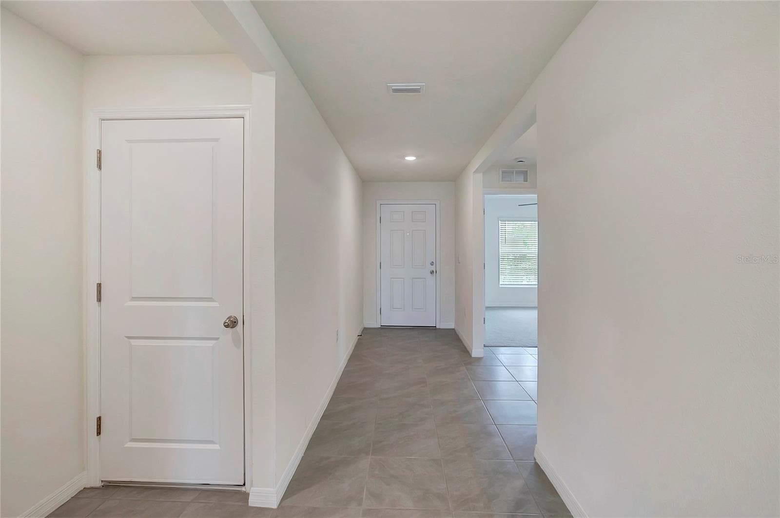 Single Family Residence at 810 ACE OUTLAW AVE, RUSKIN, photo 3 of 39