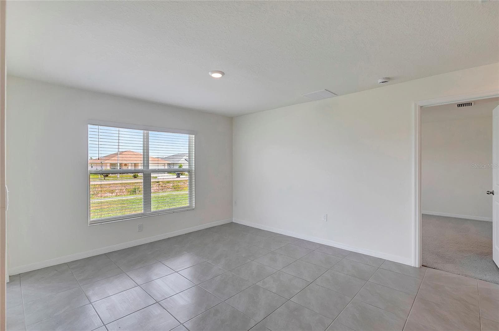 Single Family Residence at 810 ACE OUTLAW AVE, RUSKIN, photo 10 of 39