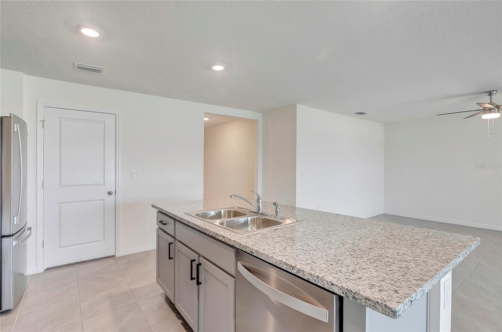 Single Family Residence at 810 ACE OUTLAW AVE, RUSKIN, photo 16 of 39