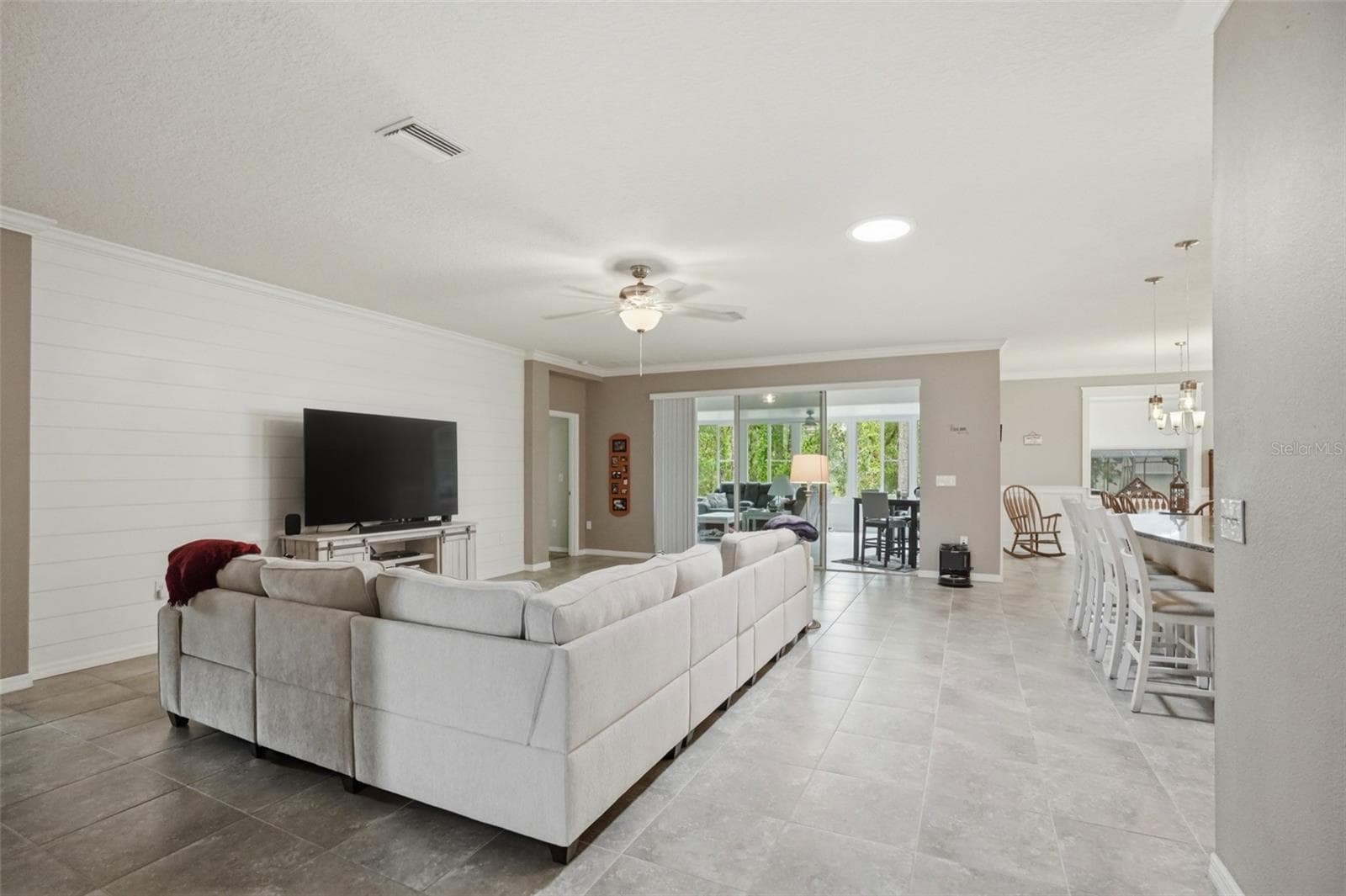 Single Family Residence at 13897 BLYTHEWOOD DR, SPRING HILL, photo 11 of 85