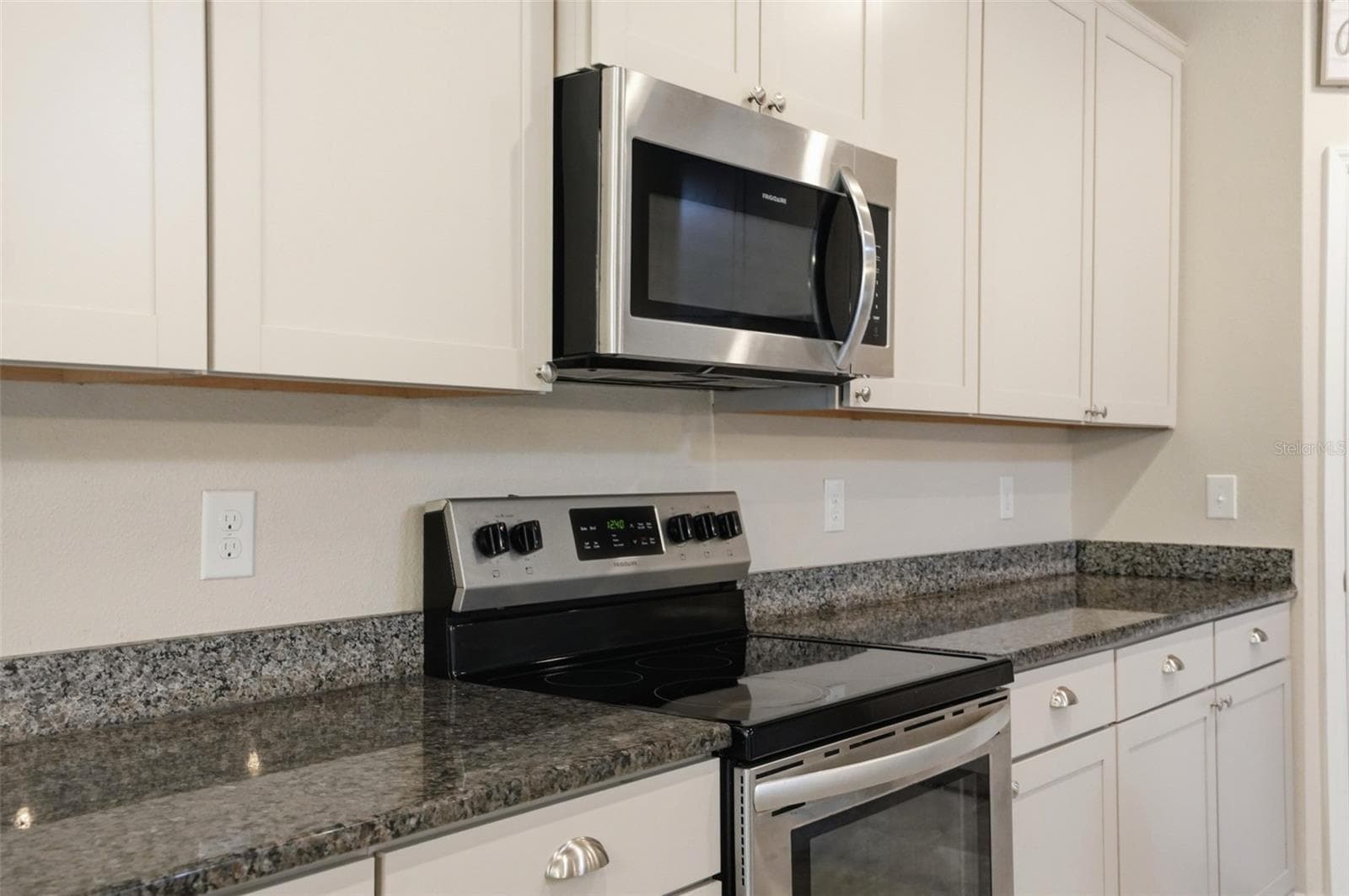 Single Family Residence at 13897 BLYTHEWOOD DR, SPRING HILL, photo 18 of 85
