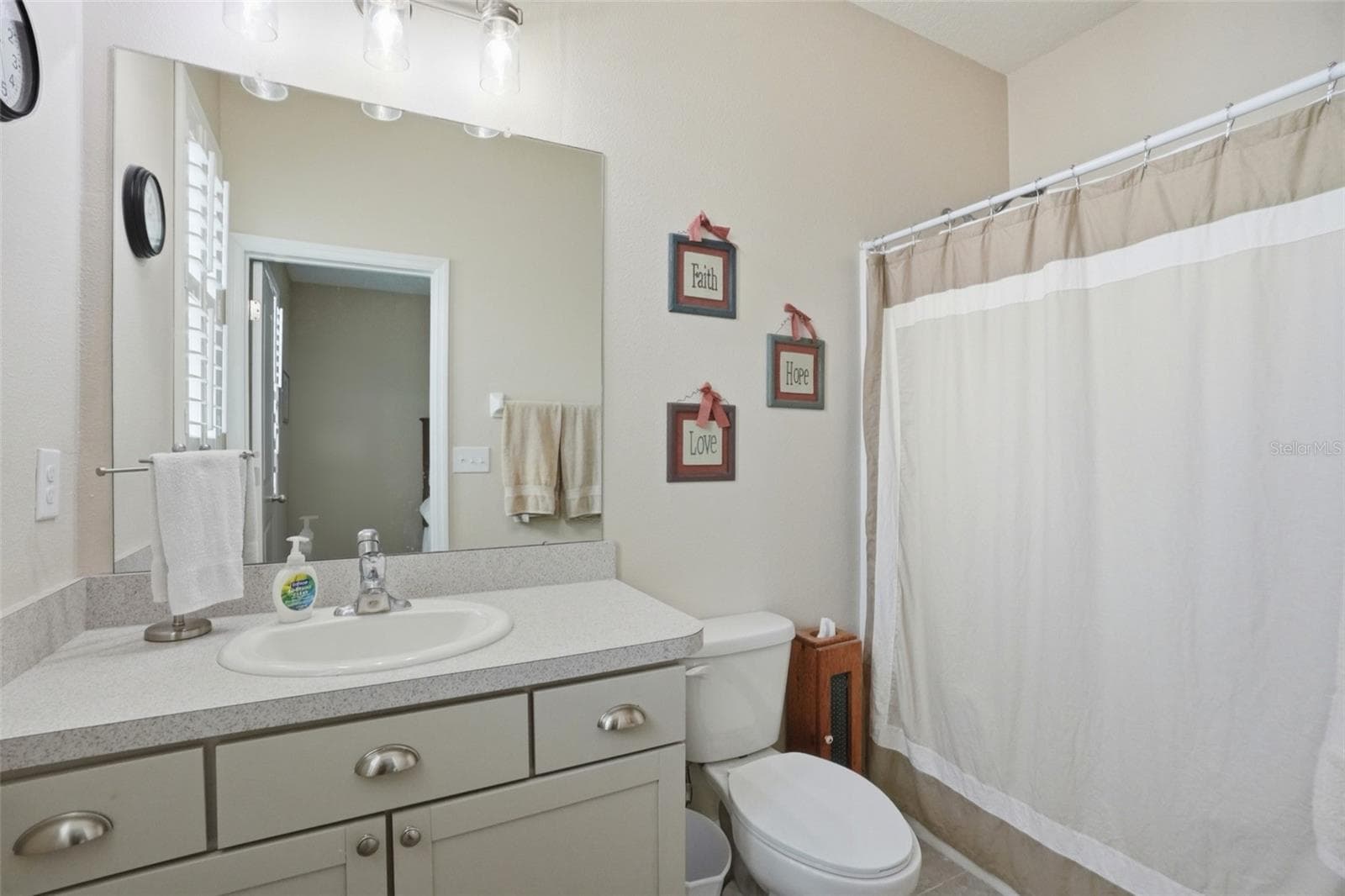 Single Family Residence at 13897 BLYTHEWOOD DR, SPRING HILL, photo 46 of 85