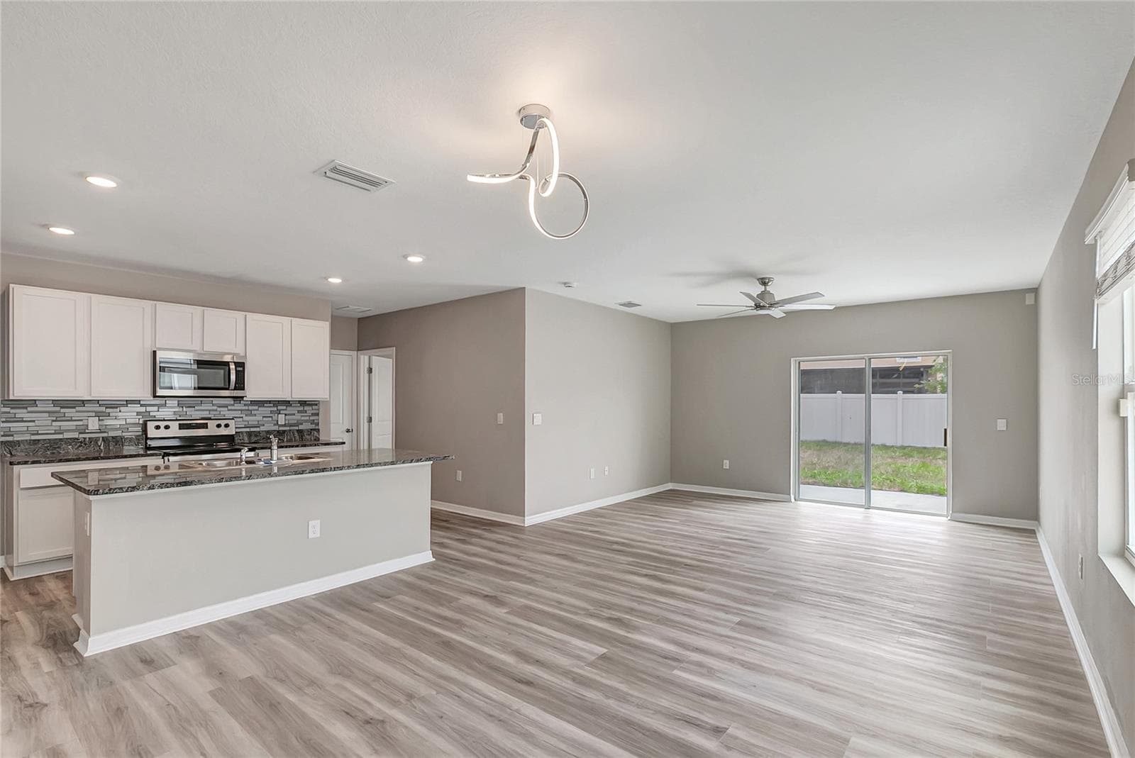Single Family Residence at 17038 WAVE TRESSLE PL, WIMAUMA, photo 7 of 47