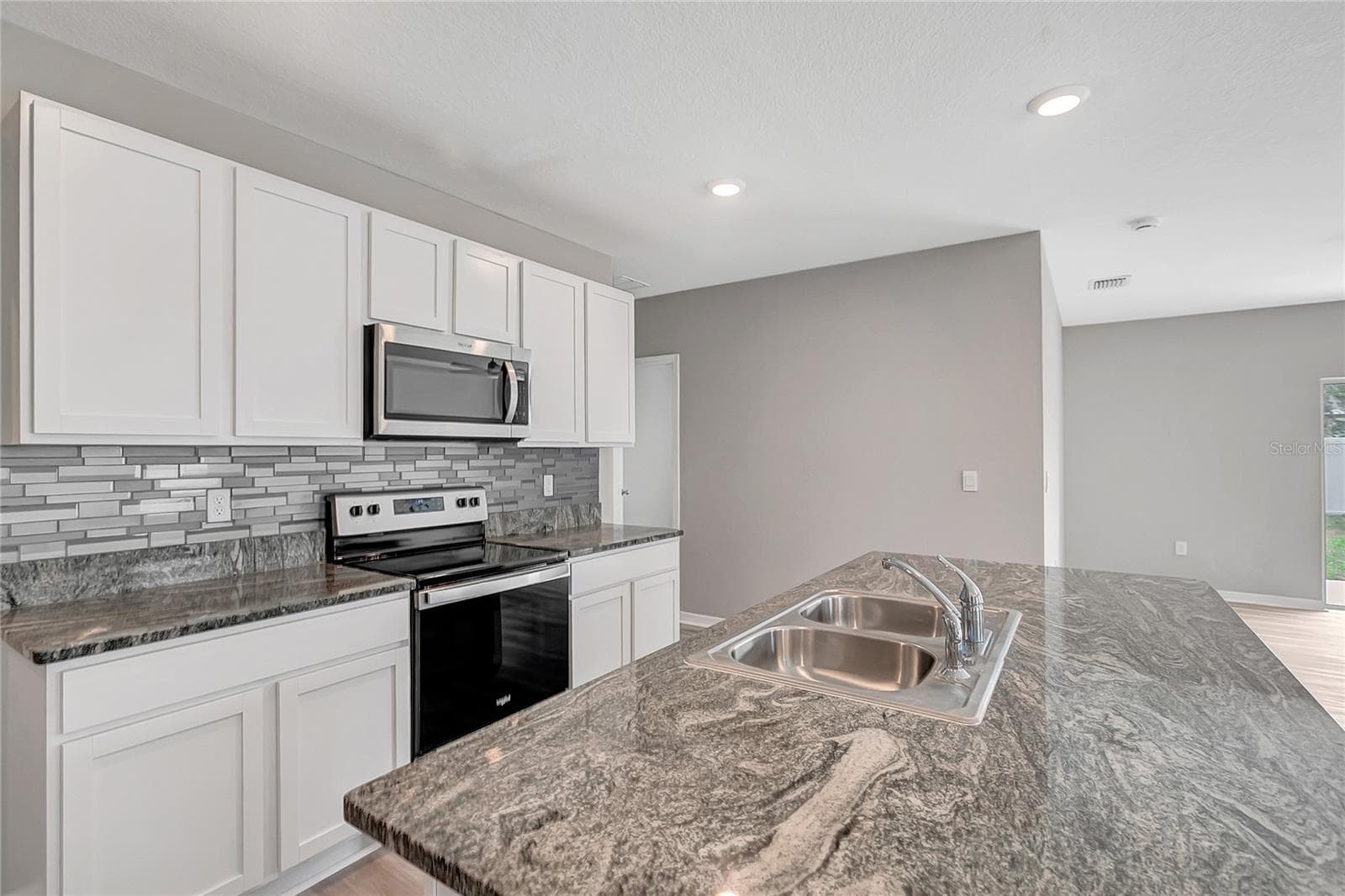 Single Family Residence at 17038 WAVE TRESSLE PL, WIMAUMA, photo 16 of 47