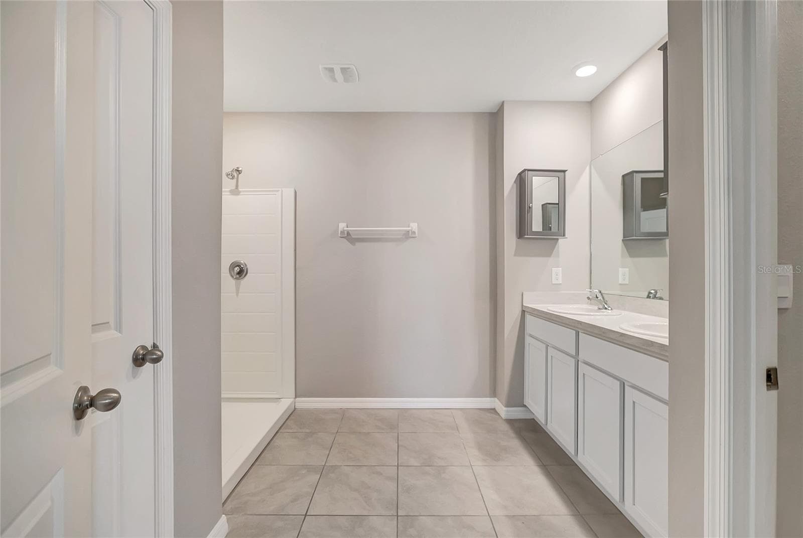 Single Family Residence at 17038 WAVE TRESSLE PL, WIMAUMA, photo 31 of 47