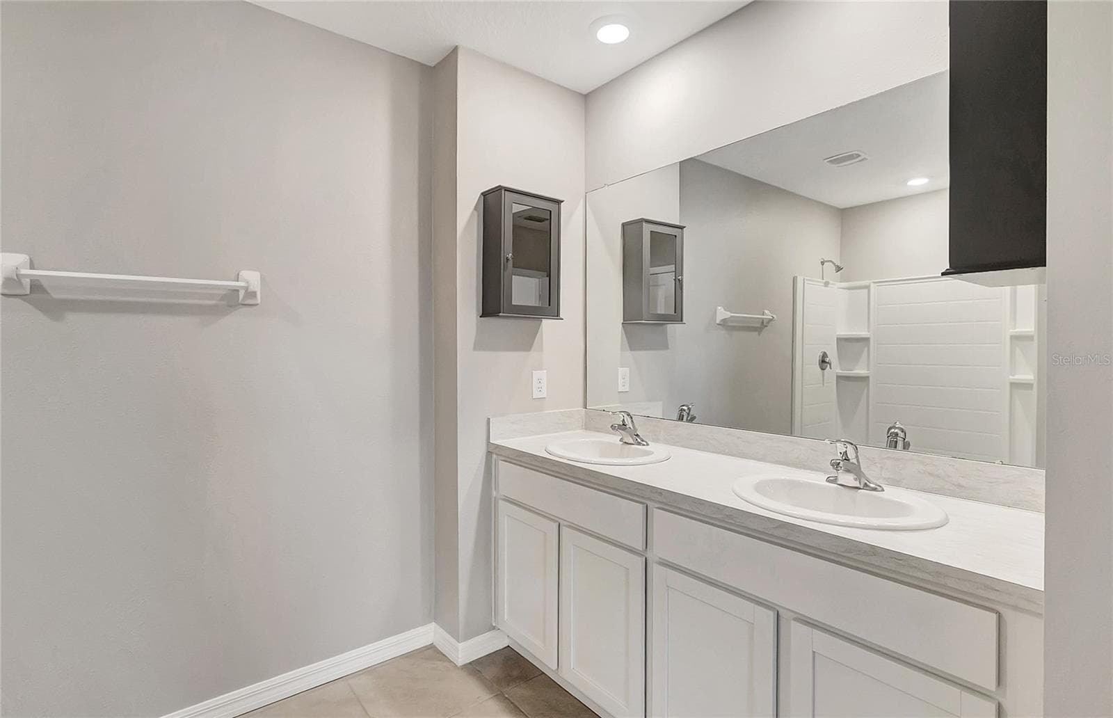 Single Family Residence at 17038 WAVE TRESSLE PL, WIMAUMA, photo 32 of 47