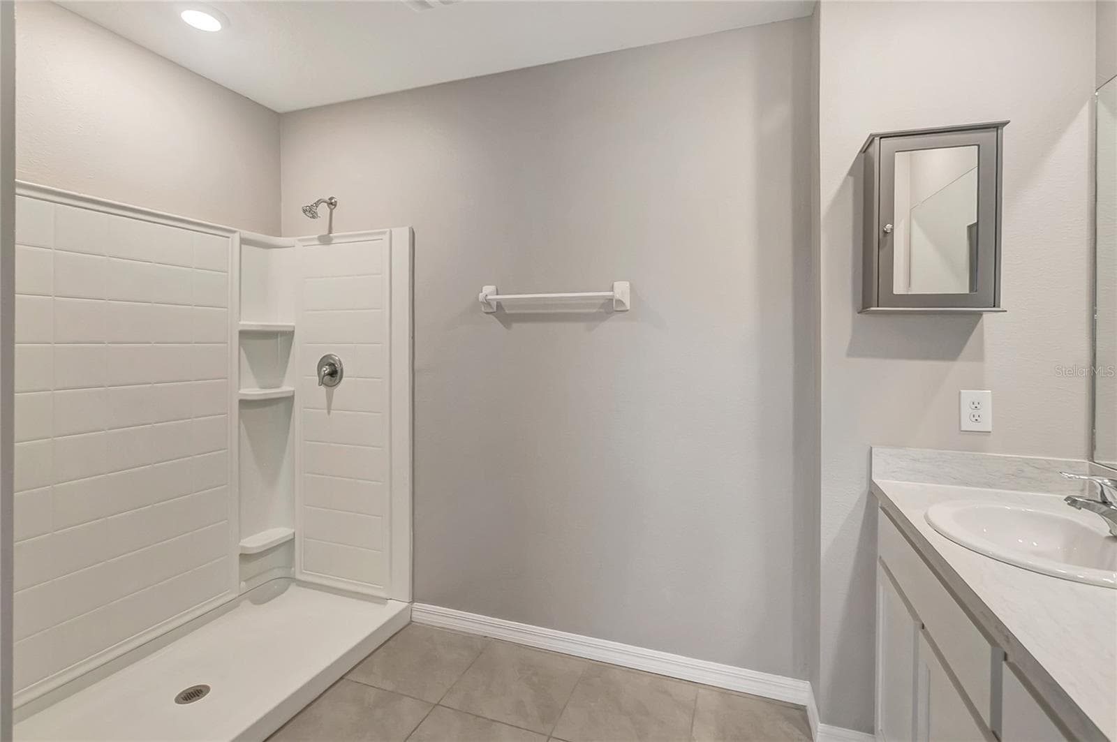Single Family Residence at 17038 WAVE TRESSLE PL, WIMAUMA, photo 33 of 47