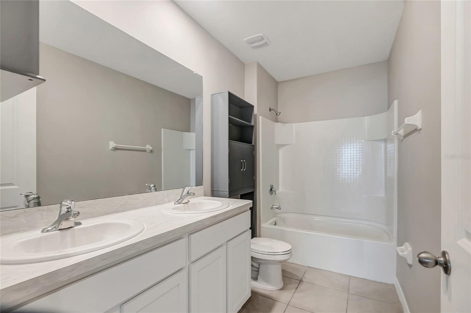 Single Family Residence at 17038 WAVE TRESSLE PL, WIMAUMA, photo 40 of 47