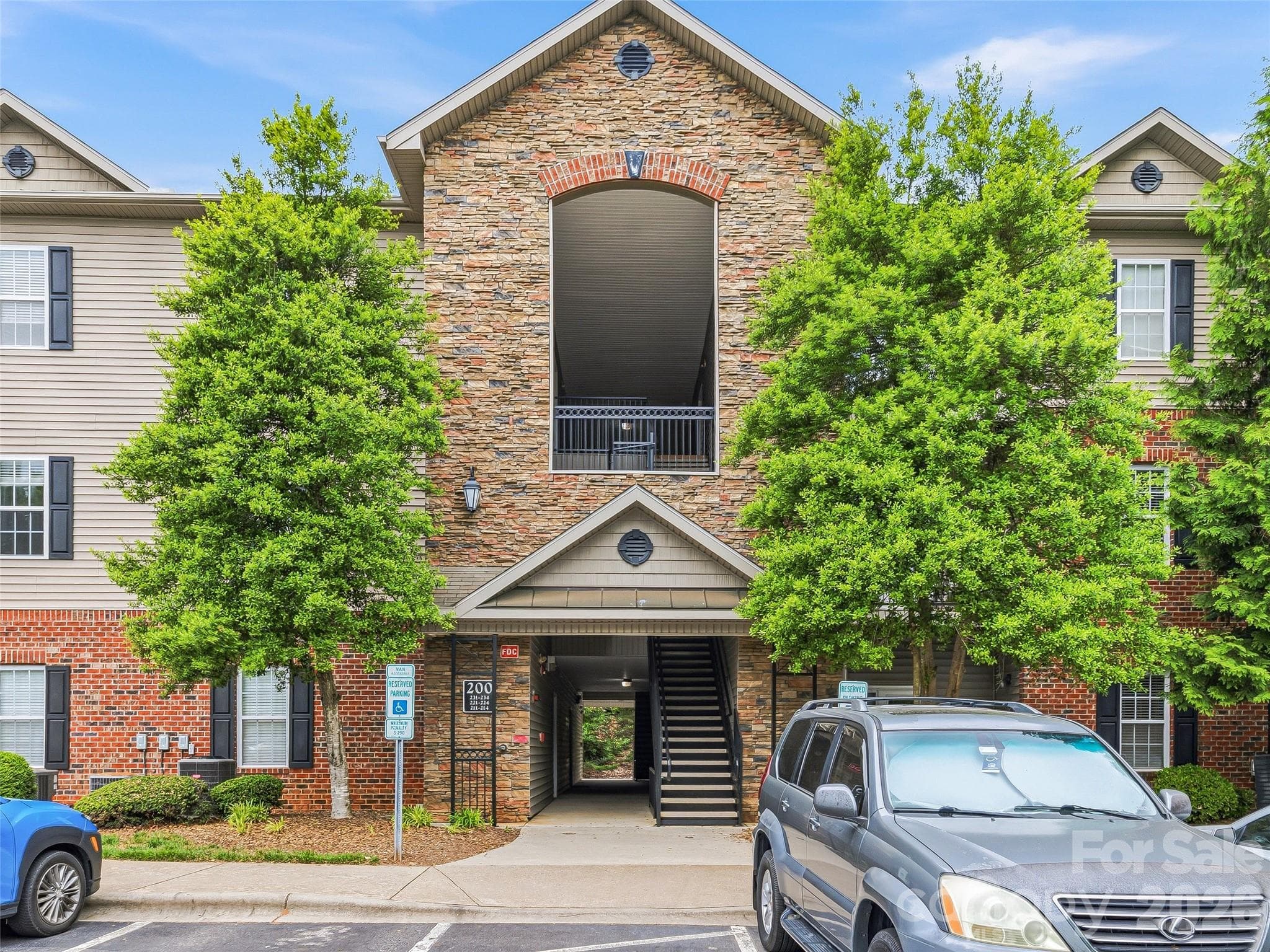 Condominium at 221 Appeldoorn Circle, Asheville, photo 2 of 19