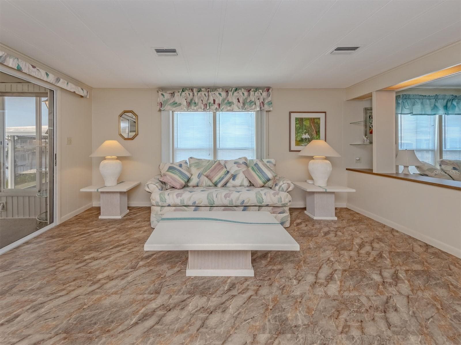 Living room - 132 MARTINIQUE RD, NORTH PORT