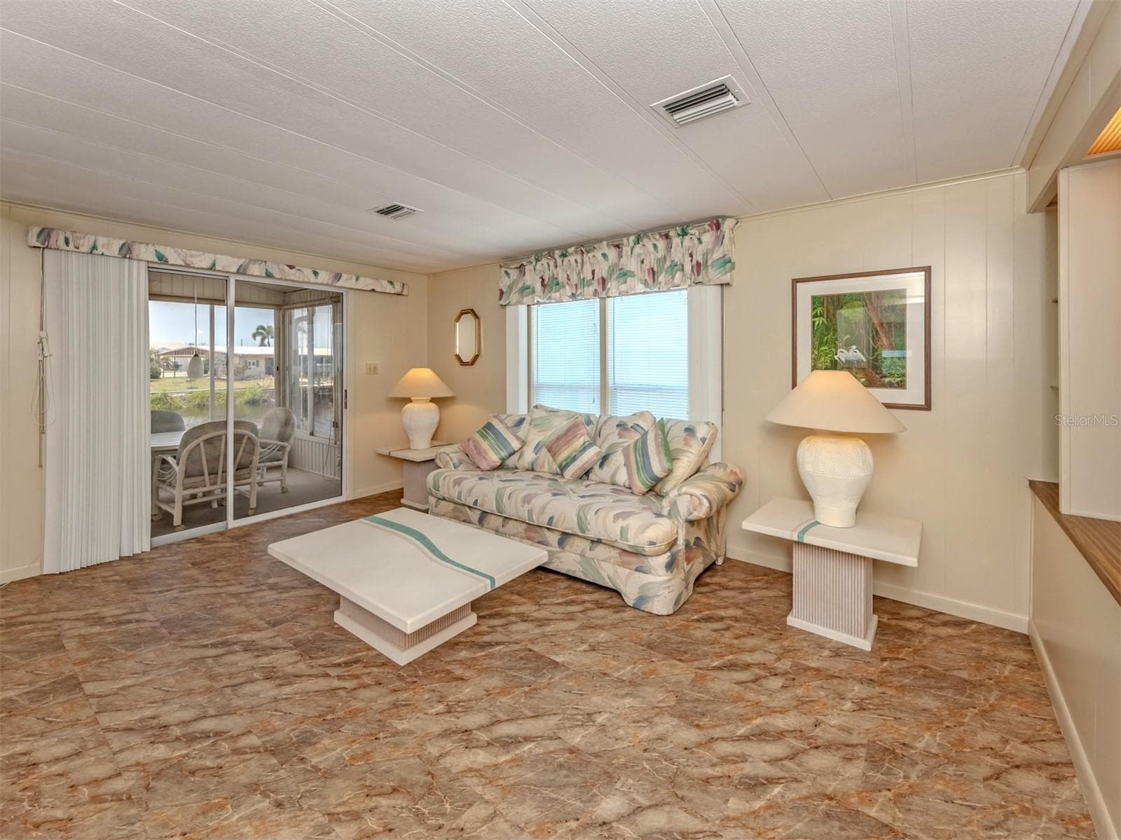 Living room - 132 MARTINIQUE RD, NORTH PORT