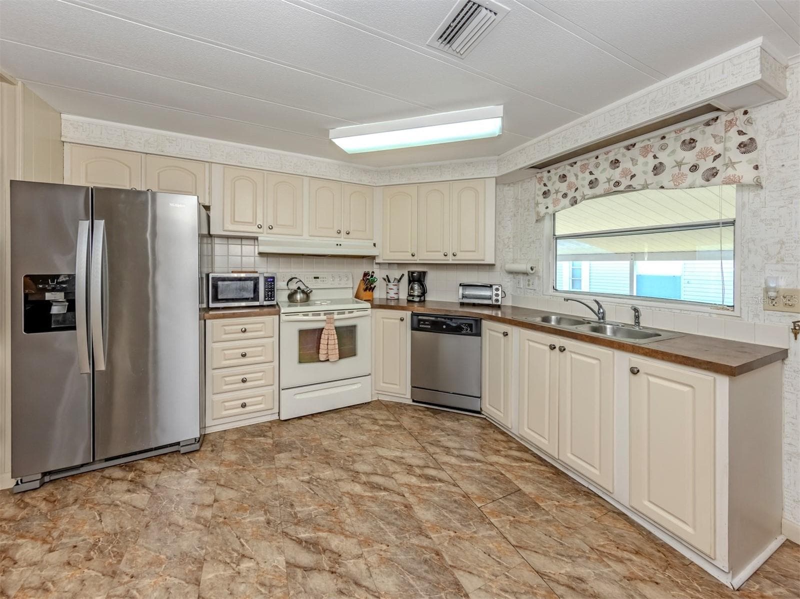 Kitchen - 132 MARTINIQUE RD, NORTH PORT