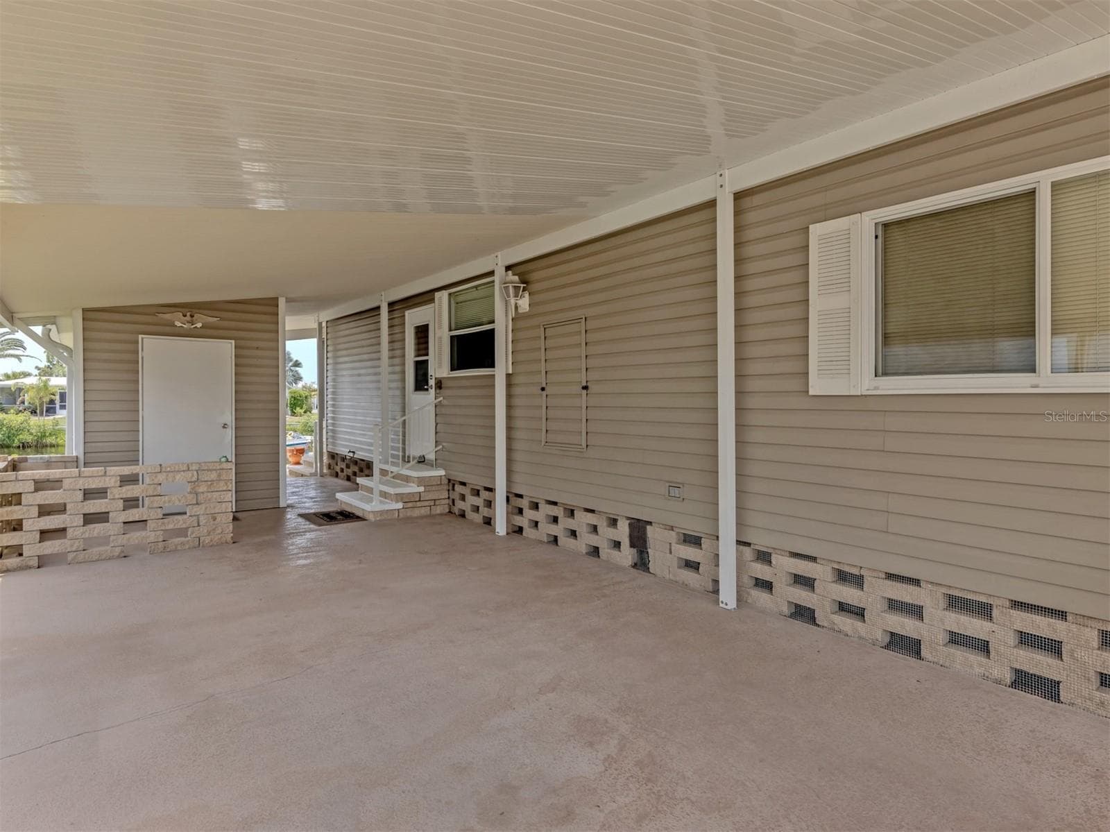 Carport - 132 MARTINIQUE RD, NORTH PORT