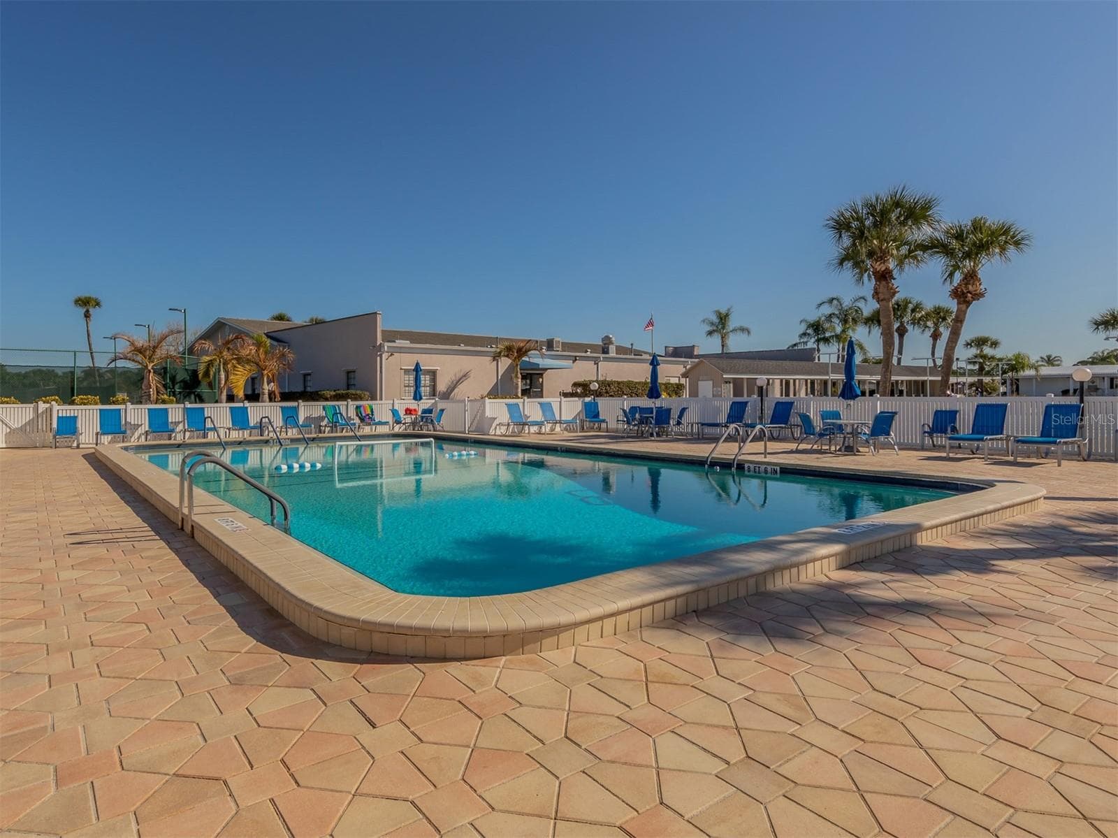 Community pool - 132 MARTINIQUE RD, NORTH PORT