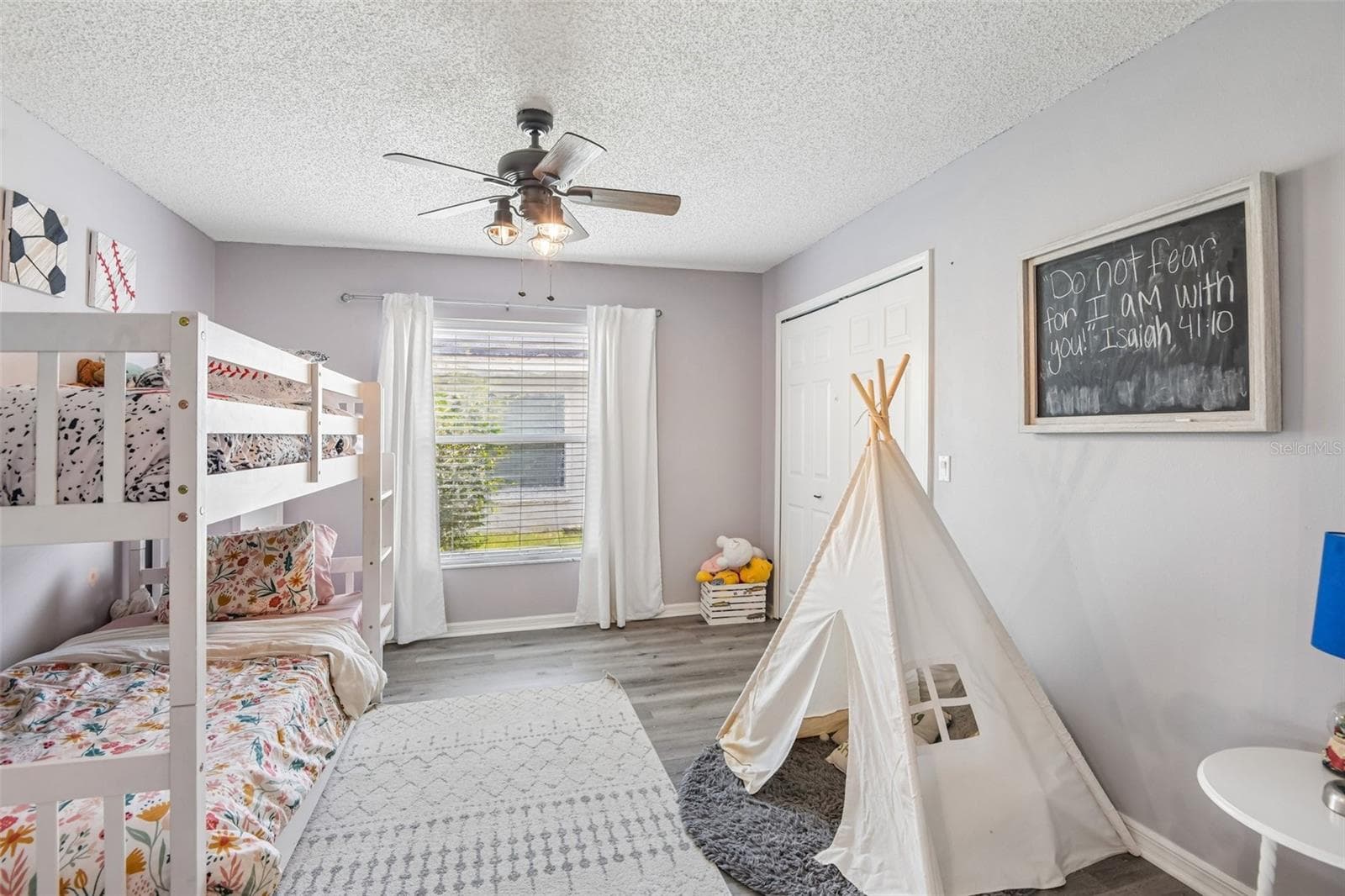 Spacious bedrooms with closets - 1129 DALESIDE LN, NEW PORT RICHEY