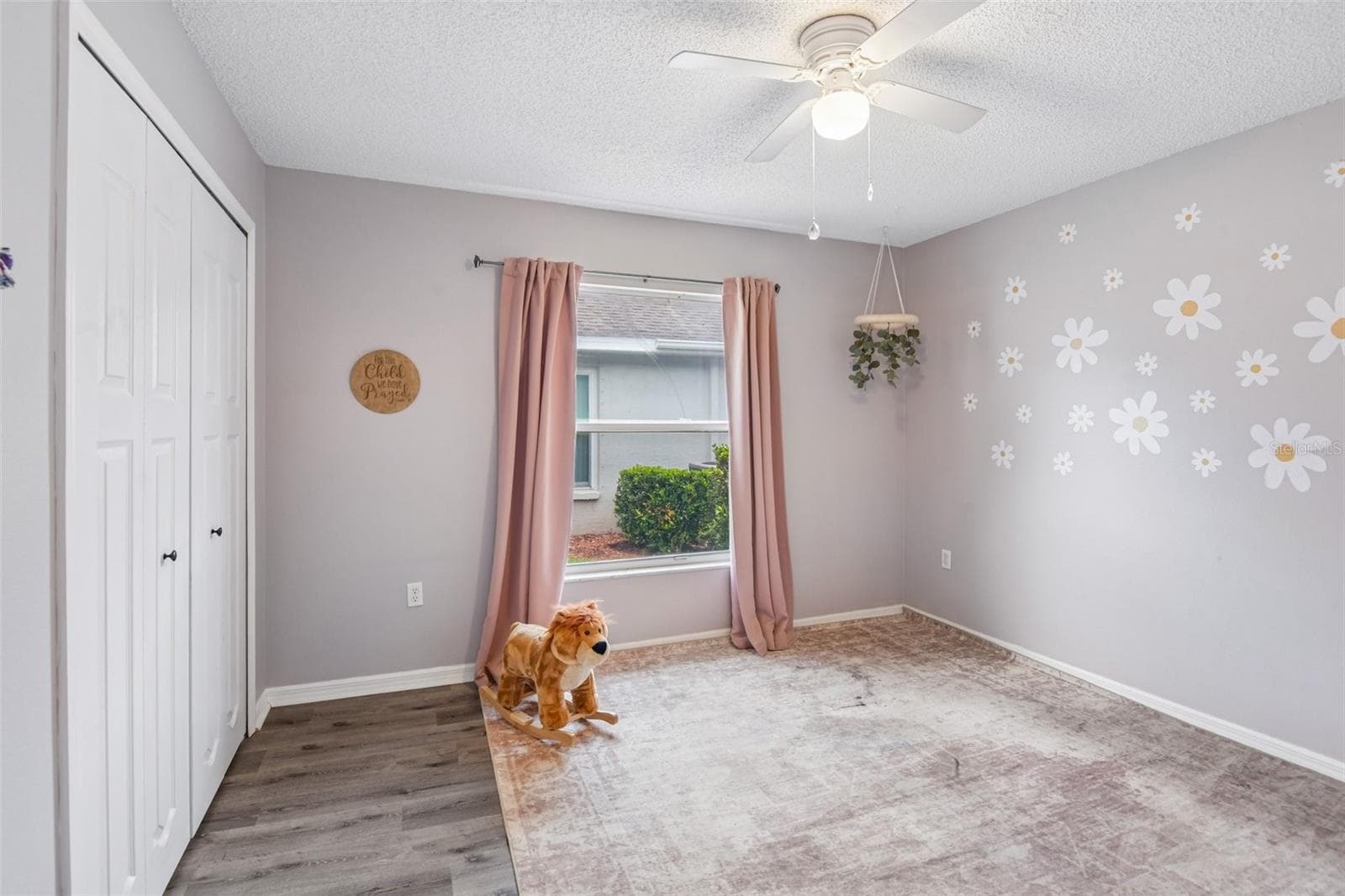 Large bedroom with closet - 1129 DALESIDE LN, NEW PORT RICHEY