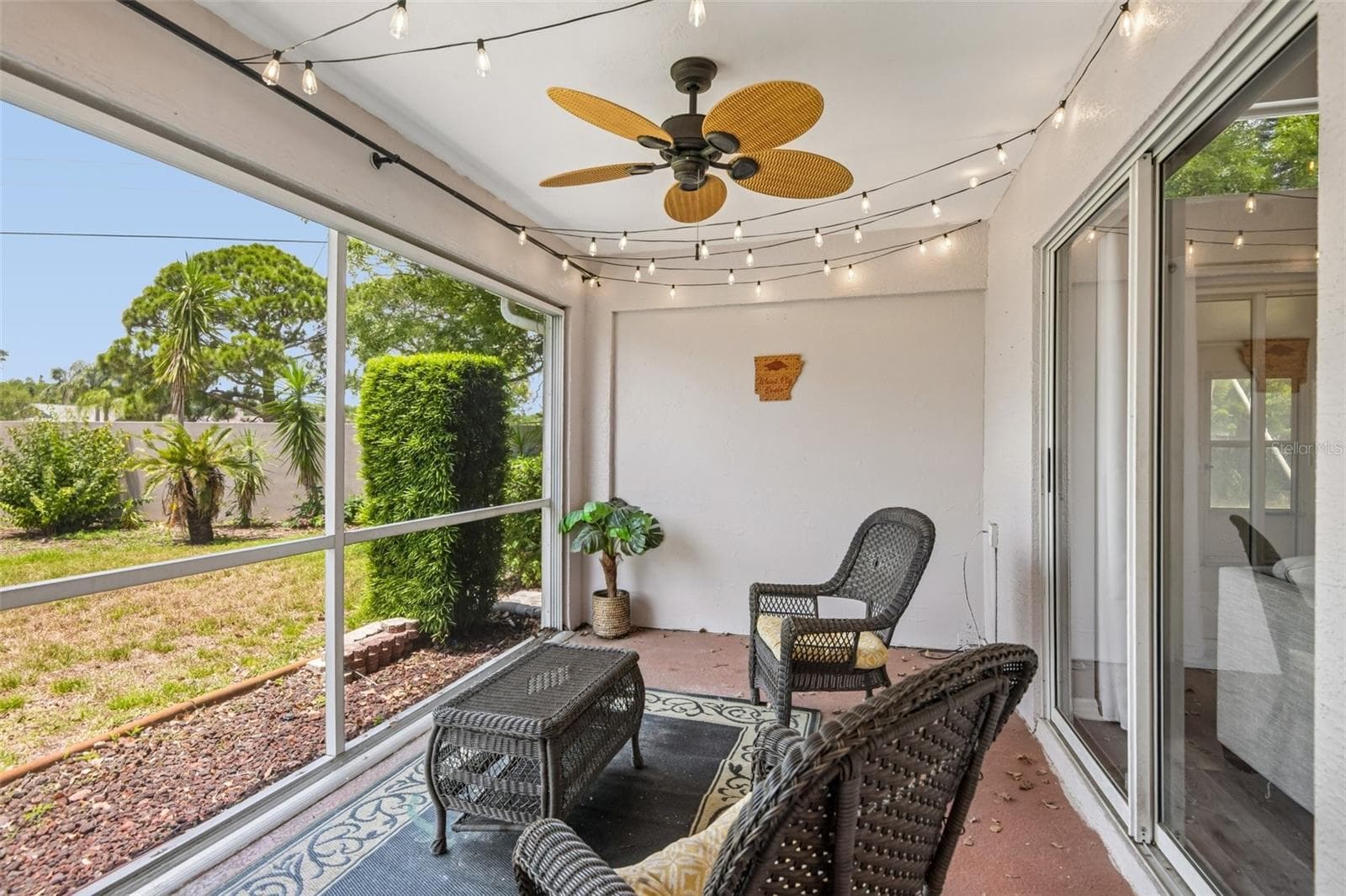 Screened in porch for starting or ending your day - 1129 DALESIDE LN, NEW PORT RICHEY