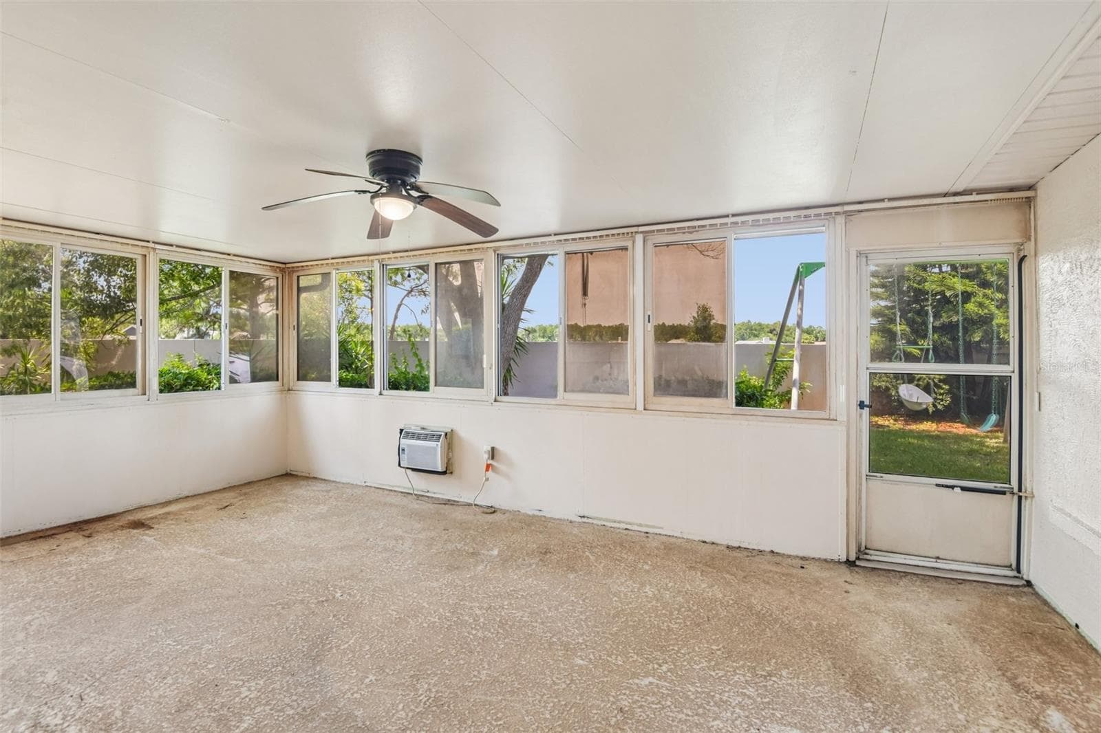 Endless possibilies for this space - 1129 DALESIDE LN, NEW PORT RICHEY