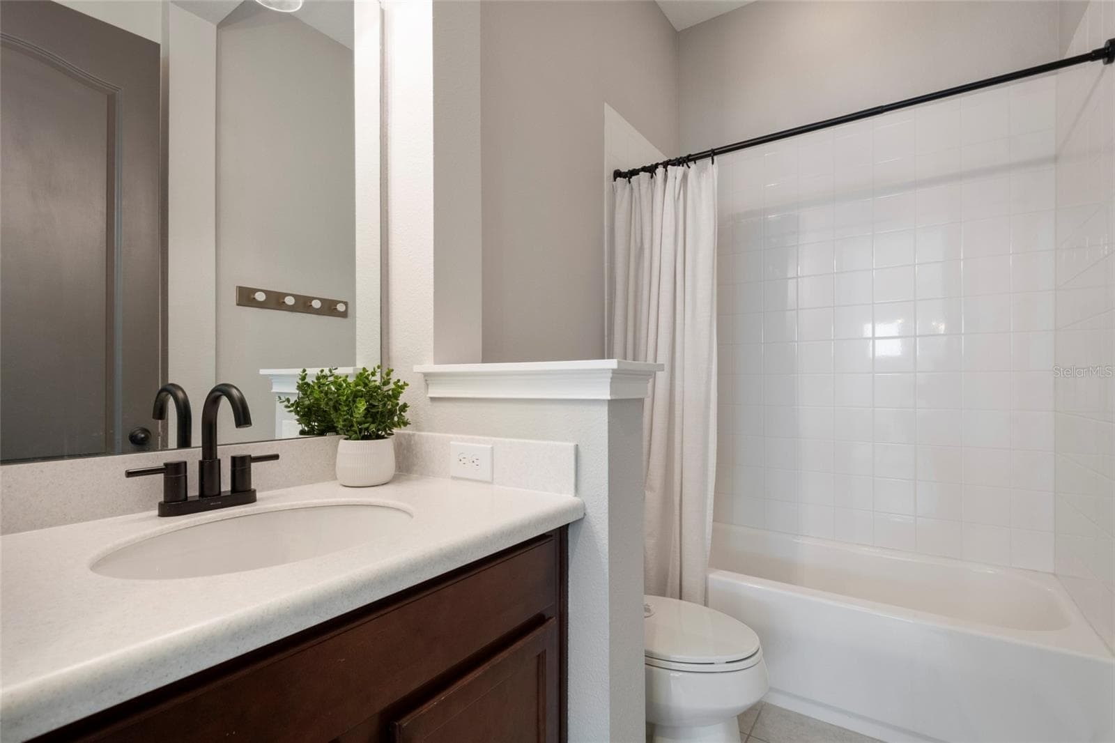 Full Bathroom - 9230 YONATH ST, ORLANDO