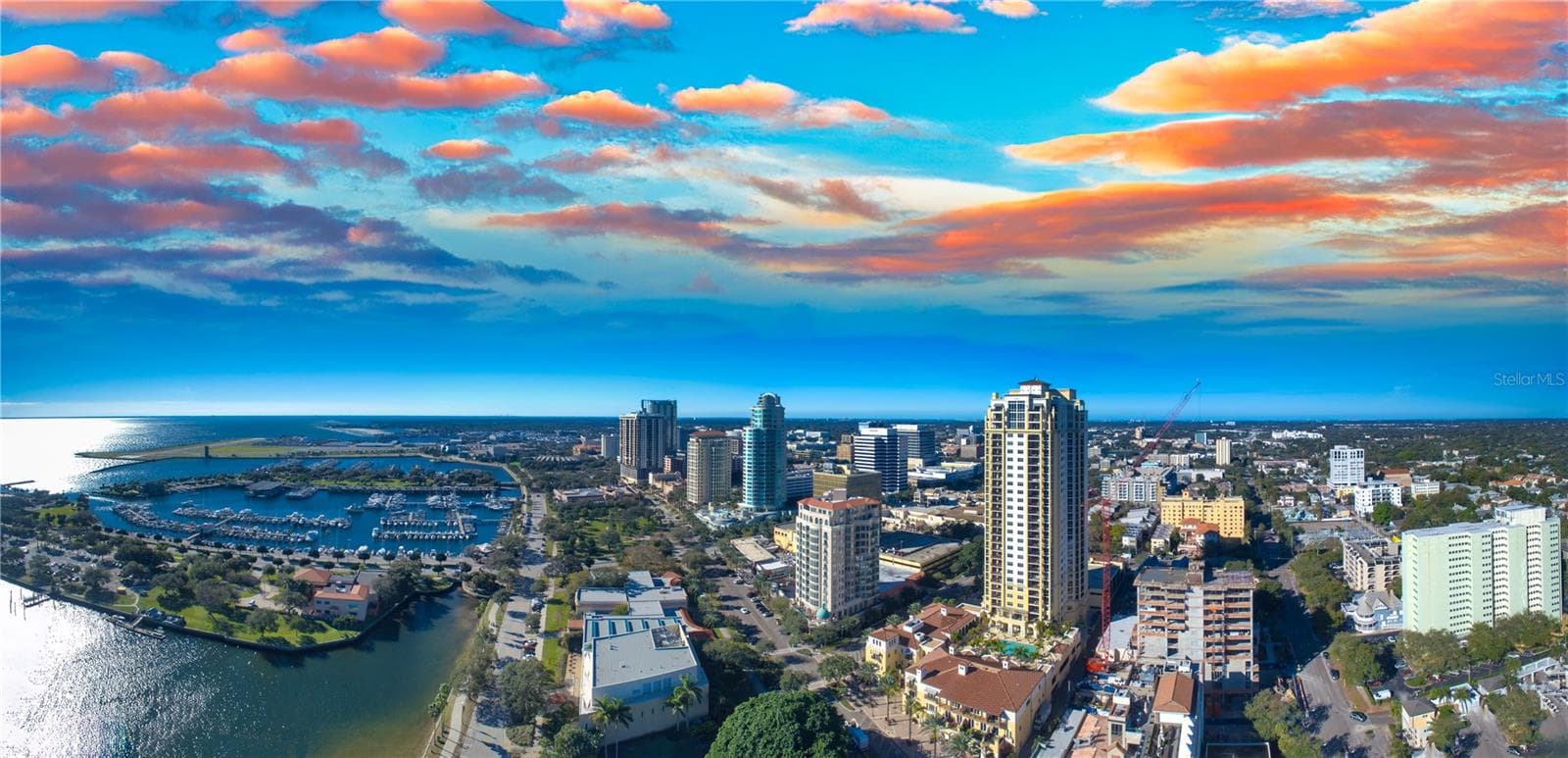 7 miles to Downtown St Petersburg - 6212 20TH ST S, ST PETERSBURG