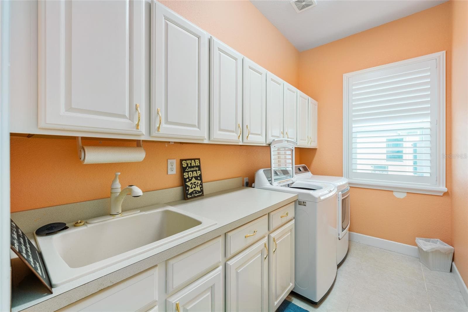 laundry room - 13500 SE 97TH TERRACE RD, SUMMERFIELD