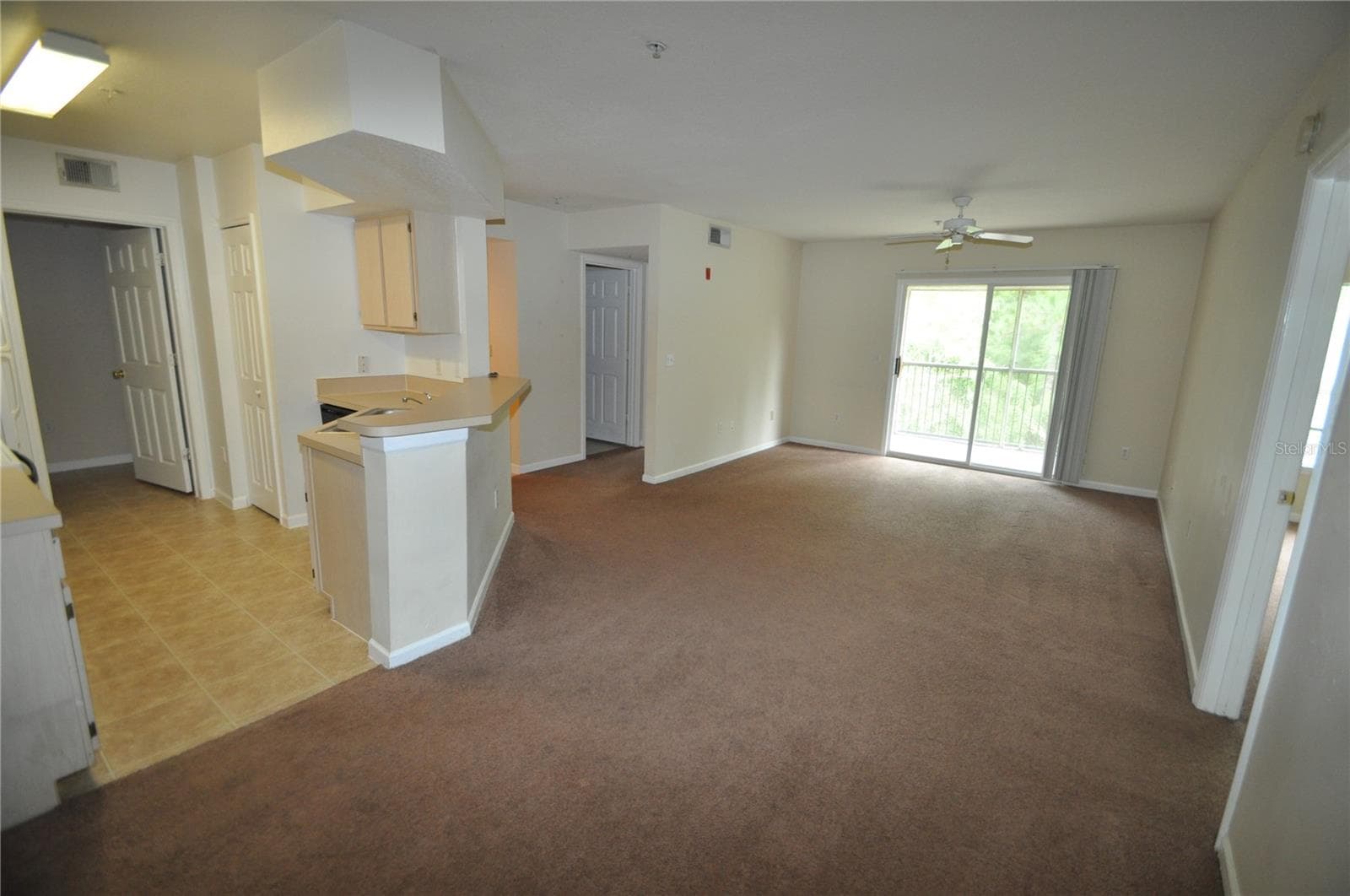 Condominium at 738 CREST PINES DR #734, ORLANDO, photo 3 of 9