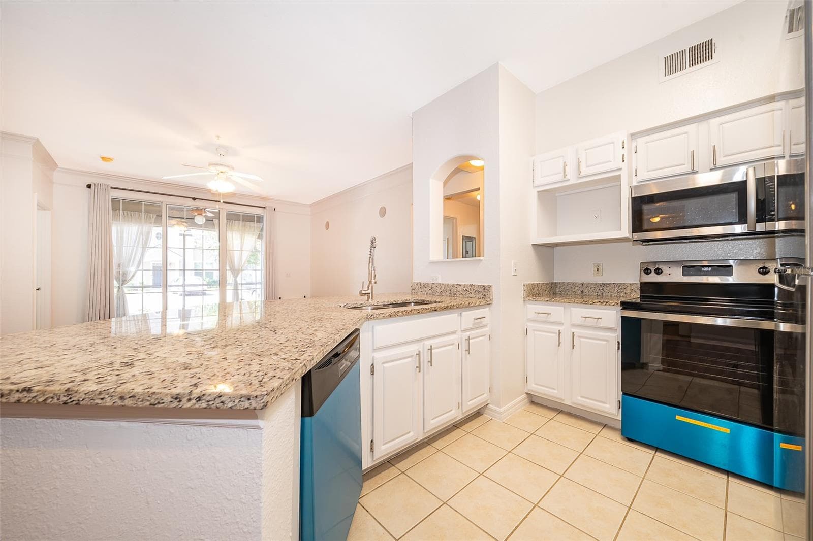 Condominium at 6663 QUEENS BOROUGH AVE #101, ORLANDO, photo 10 of 22