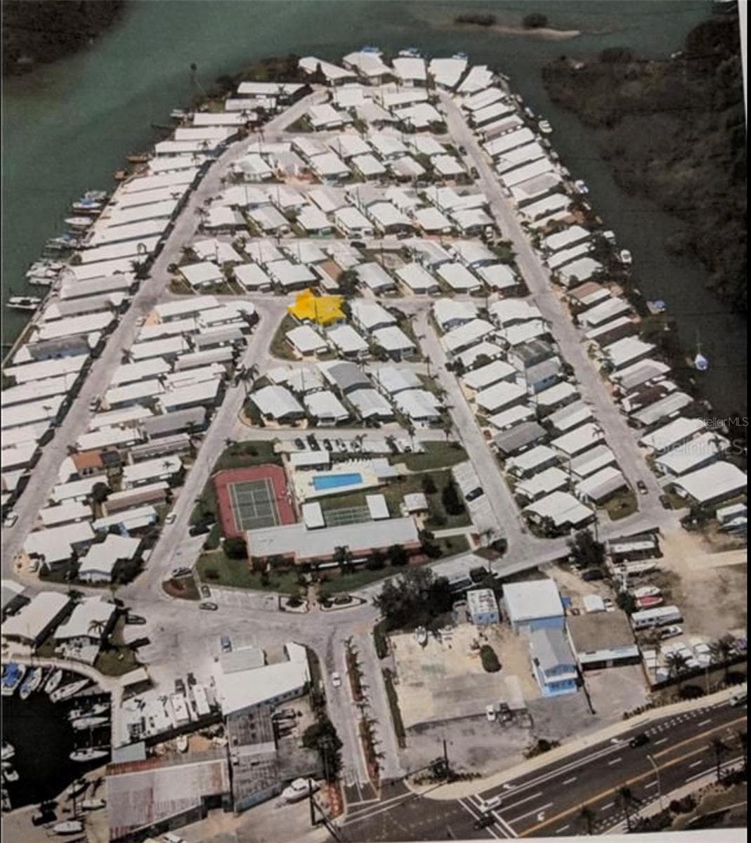 Pool Tennis Courts - 102 2ND AVE, VENICE