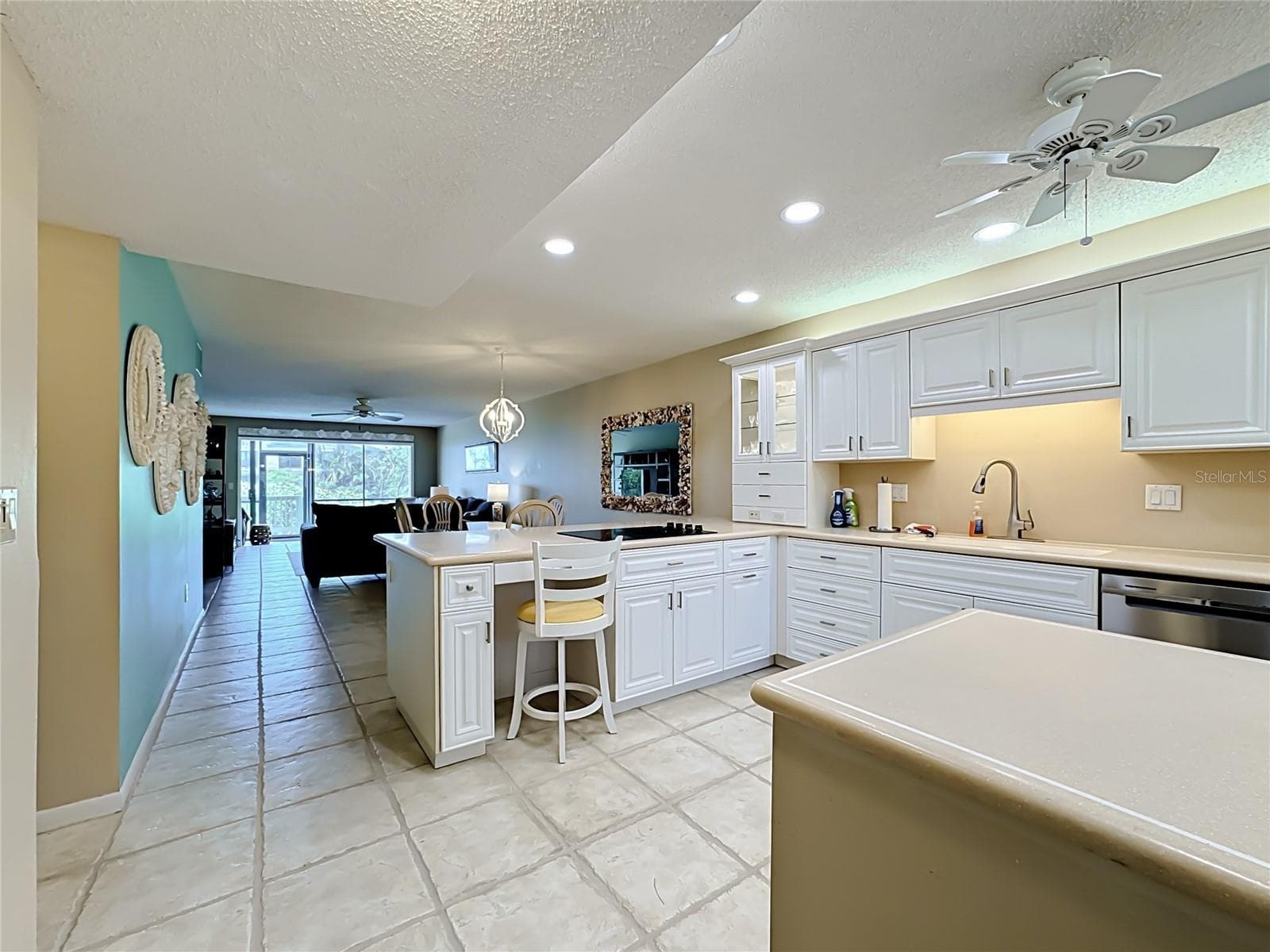 Condominium at 1515 PELICAN POINT DR #BA185, SARASOTA, photo 8 of 80