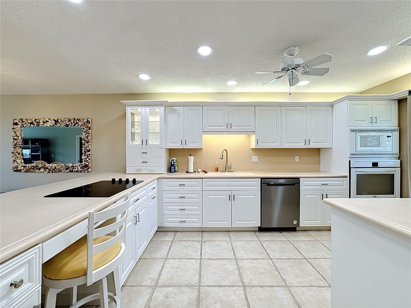 Condominium at 1515 PELICAN POINT DR #BA185, SARASOTA, photo 11 of 80