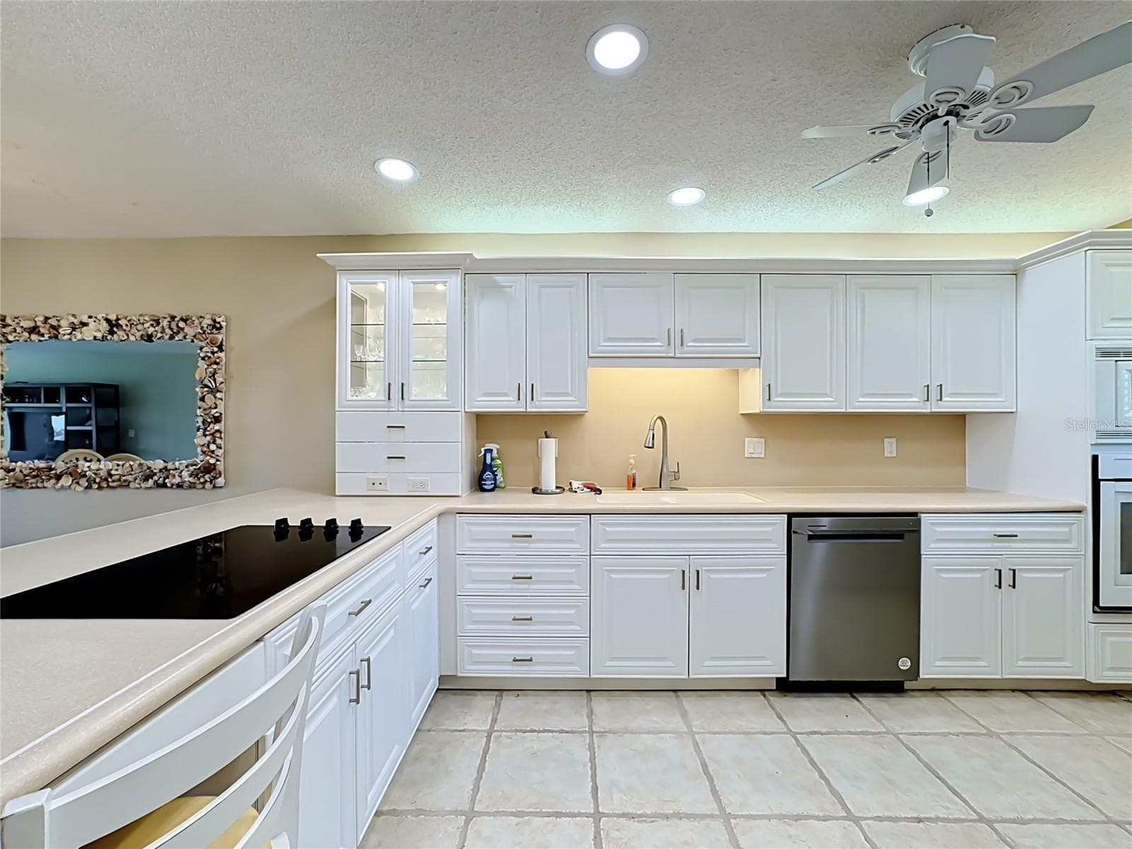 Condominium at 1515 PELICAN POINT DR #BA185, SARASOTA, photo 13 of 80