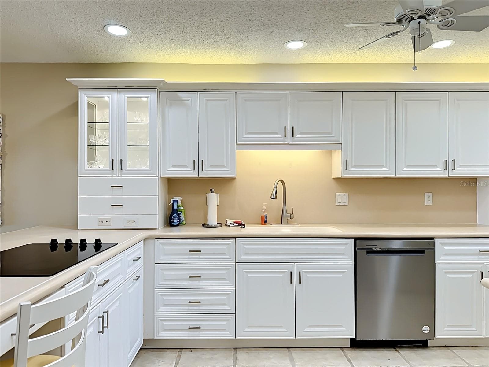 Condominium at 1515 PELICAN POINT DR #BA185, SARASOTA, photo 14 of 80