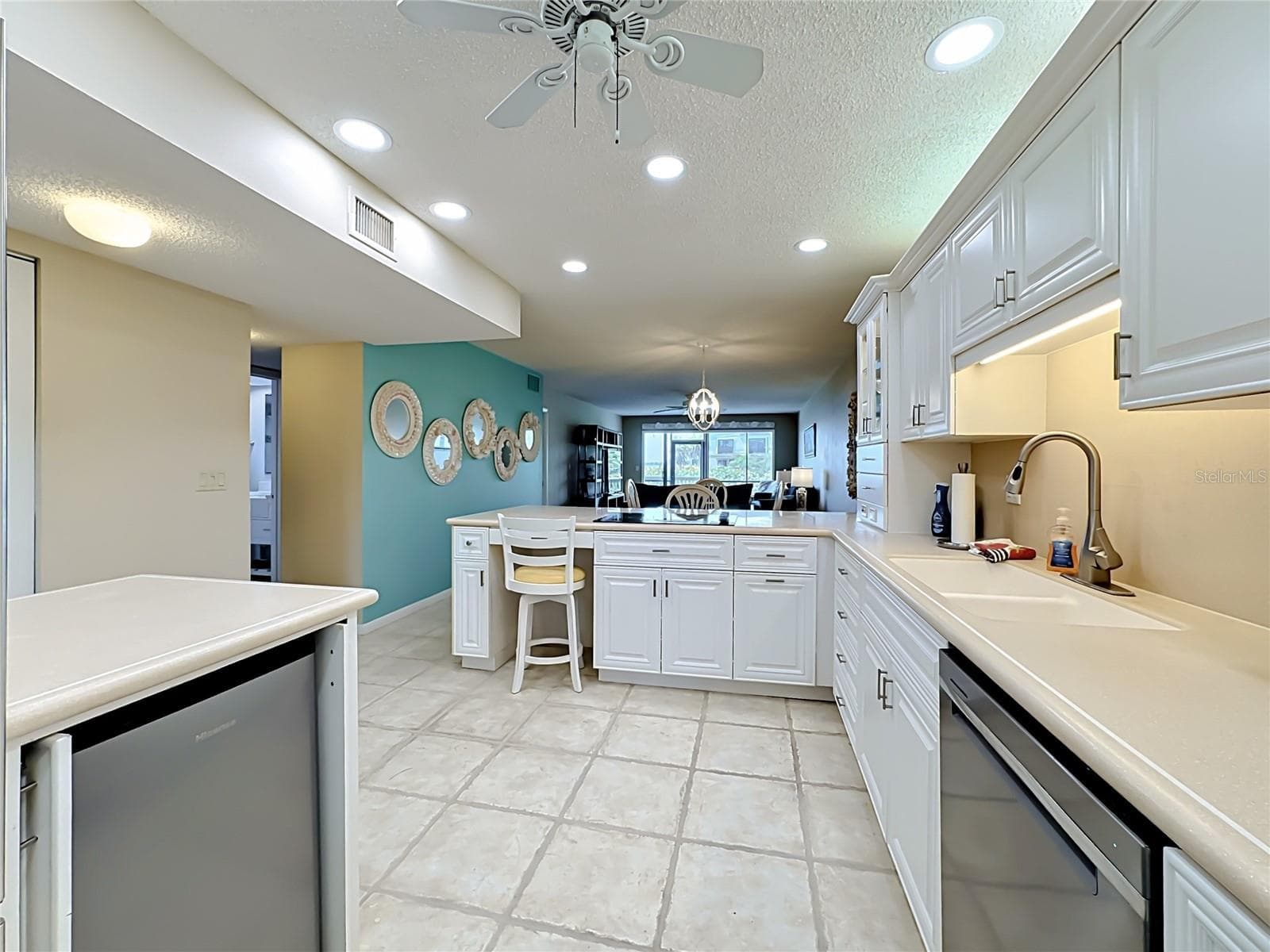 Condominium at 1515 PELICAN POINT DR #BA185, SARASOTA, photo 16 of 80