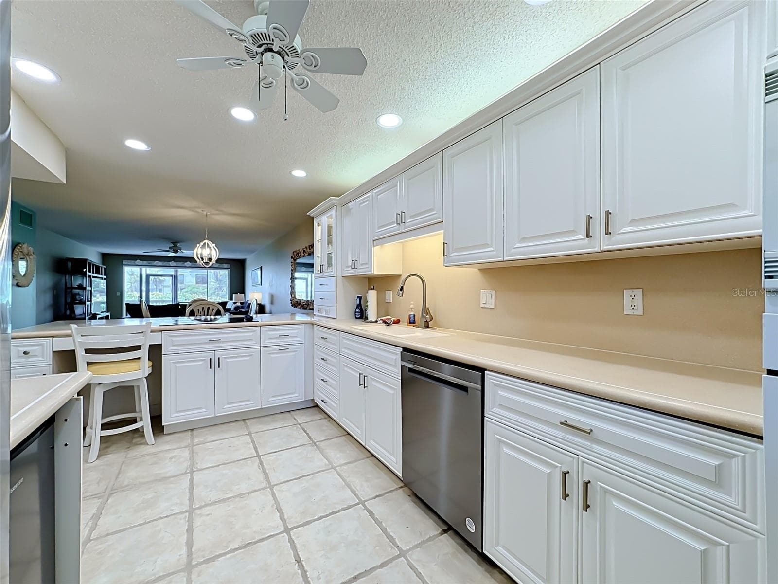 Condominium at 1515 PELICAN POINT DR #BA185, SARASOTA, photo 17 of 80