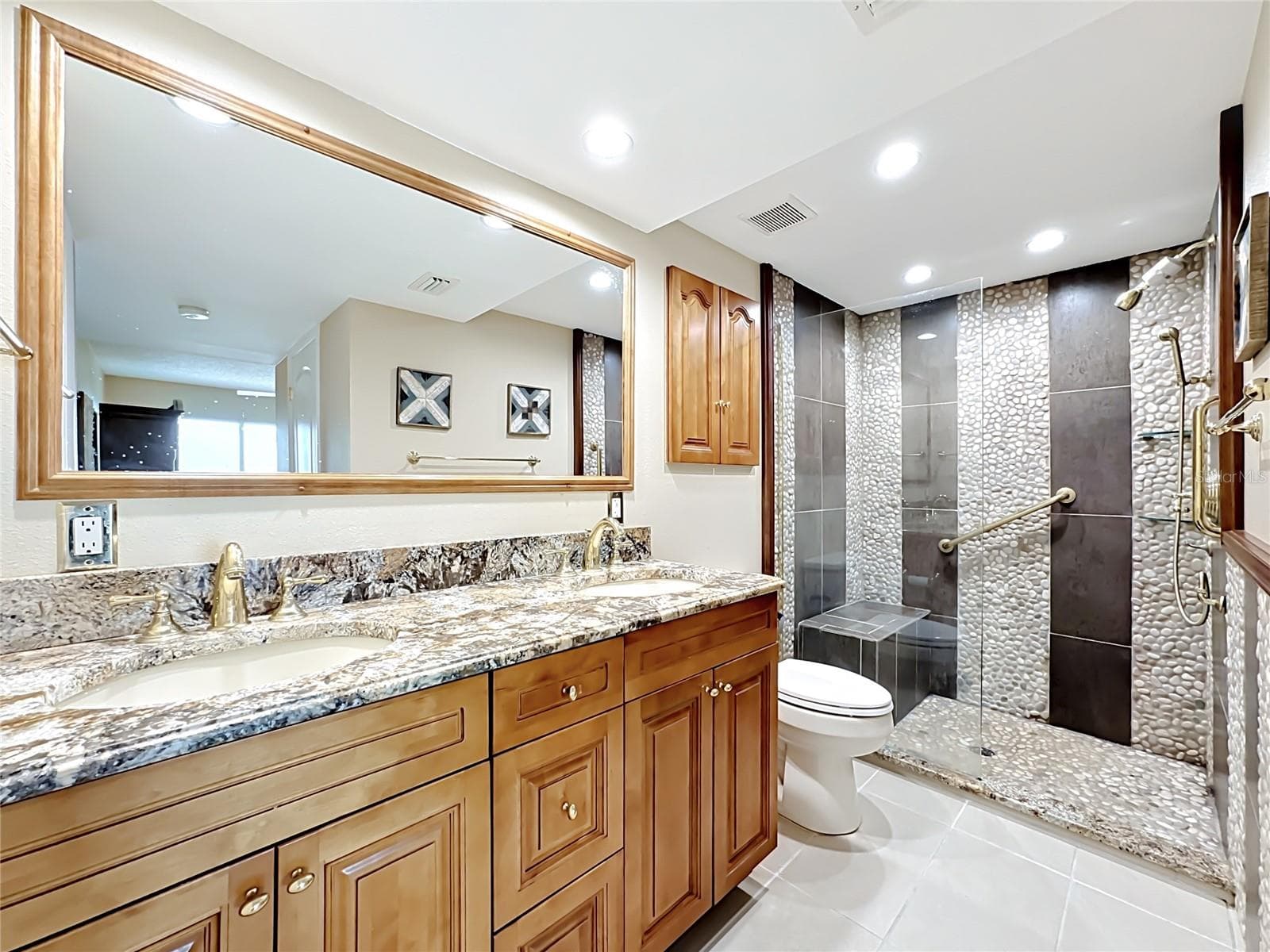 Condominium at 1515 PELICAN POINT DR #BA185, SARASOTA, photo 35 of 80