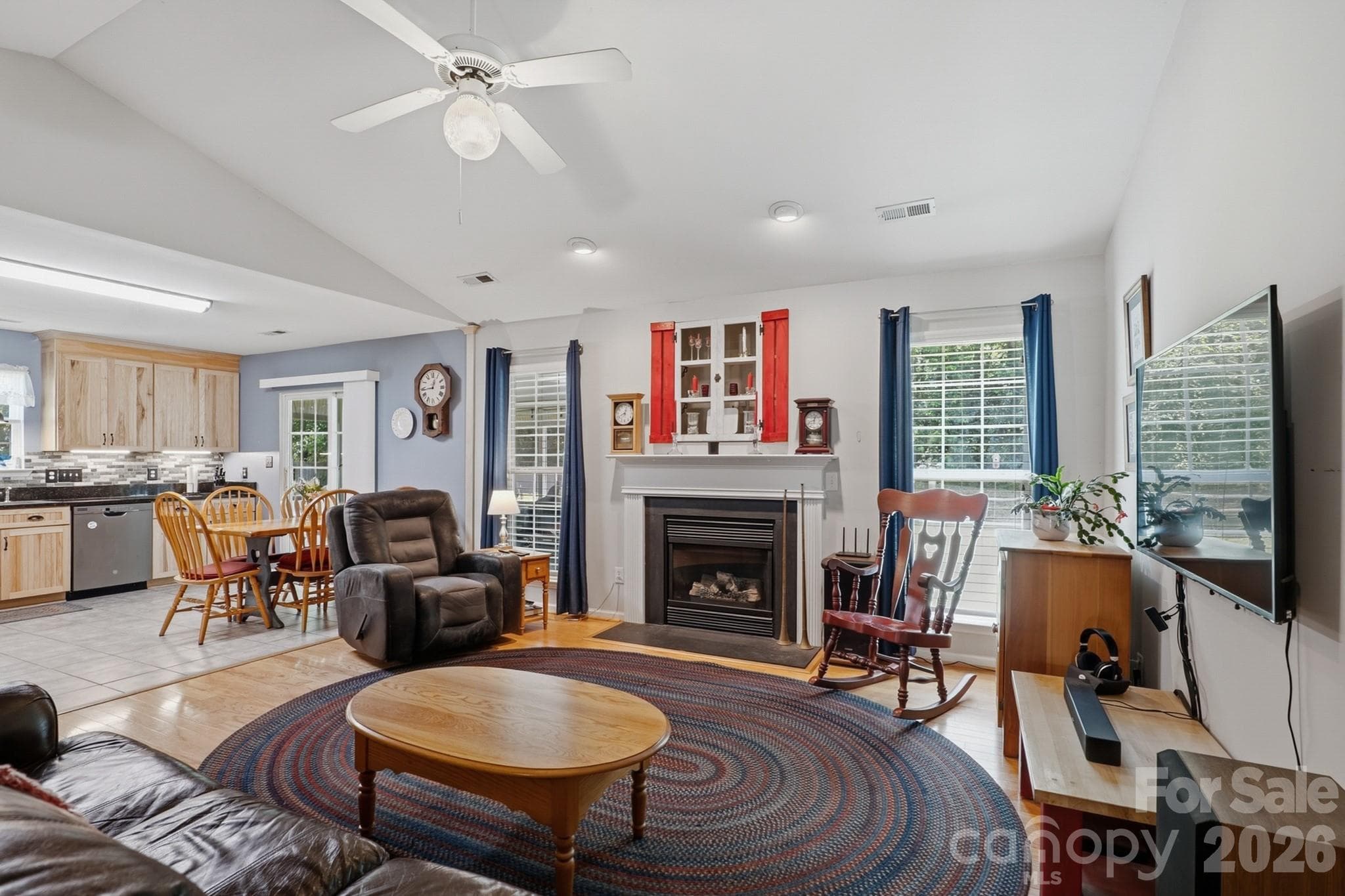 Single Family Residence at 1118 Slate Ridge Road, Matthews, photo 3 of 29