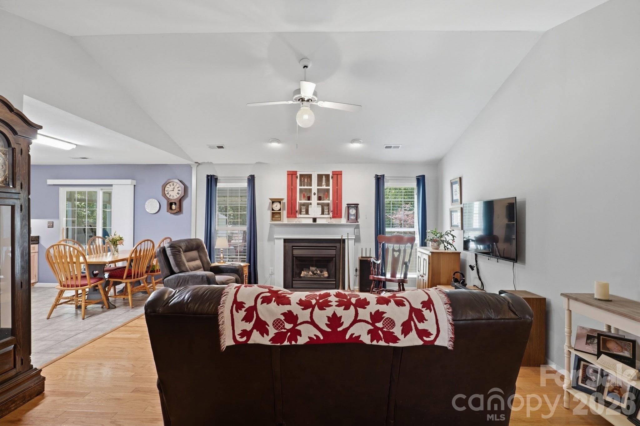 Single Family Residence at 1118 Slate Ridge Road, Matthews, photo 5 of 29