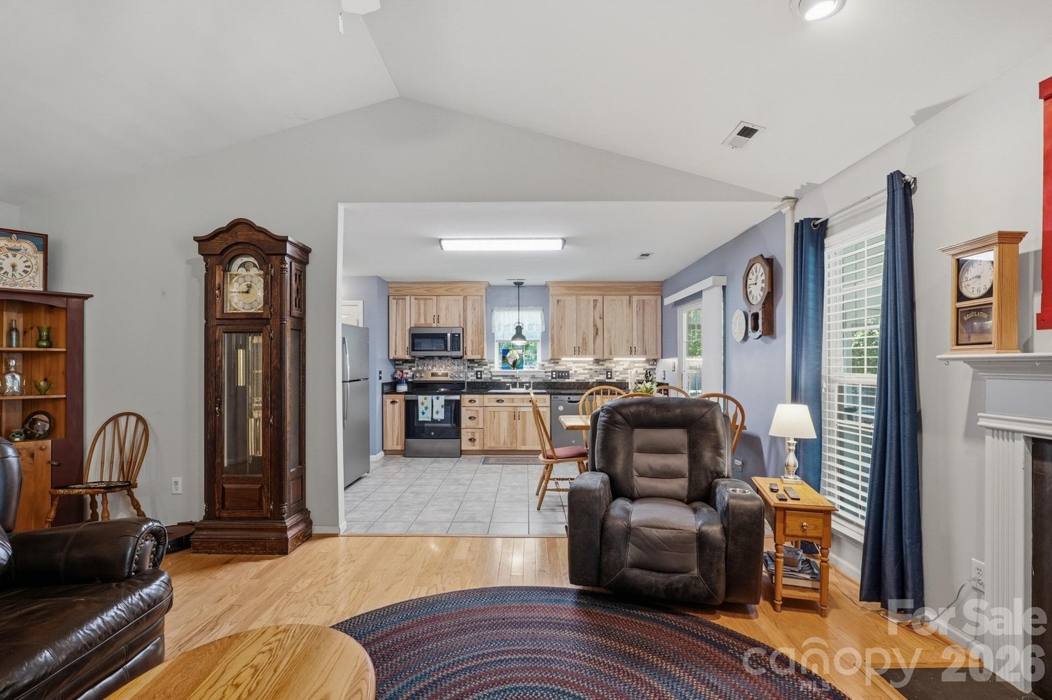 Single Family Residence at 1118 Slate Ridge Road, Matthews, photo 8 of 29