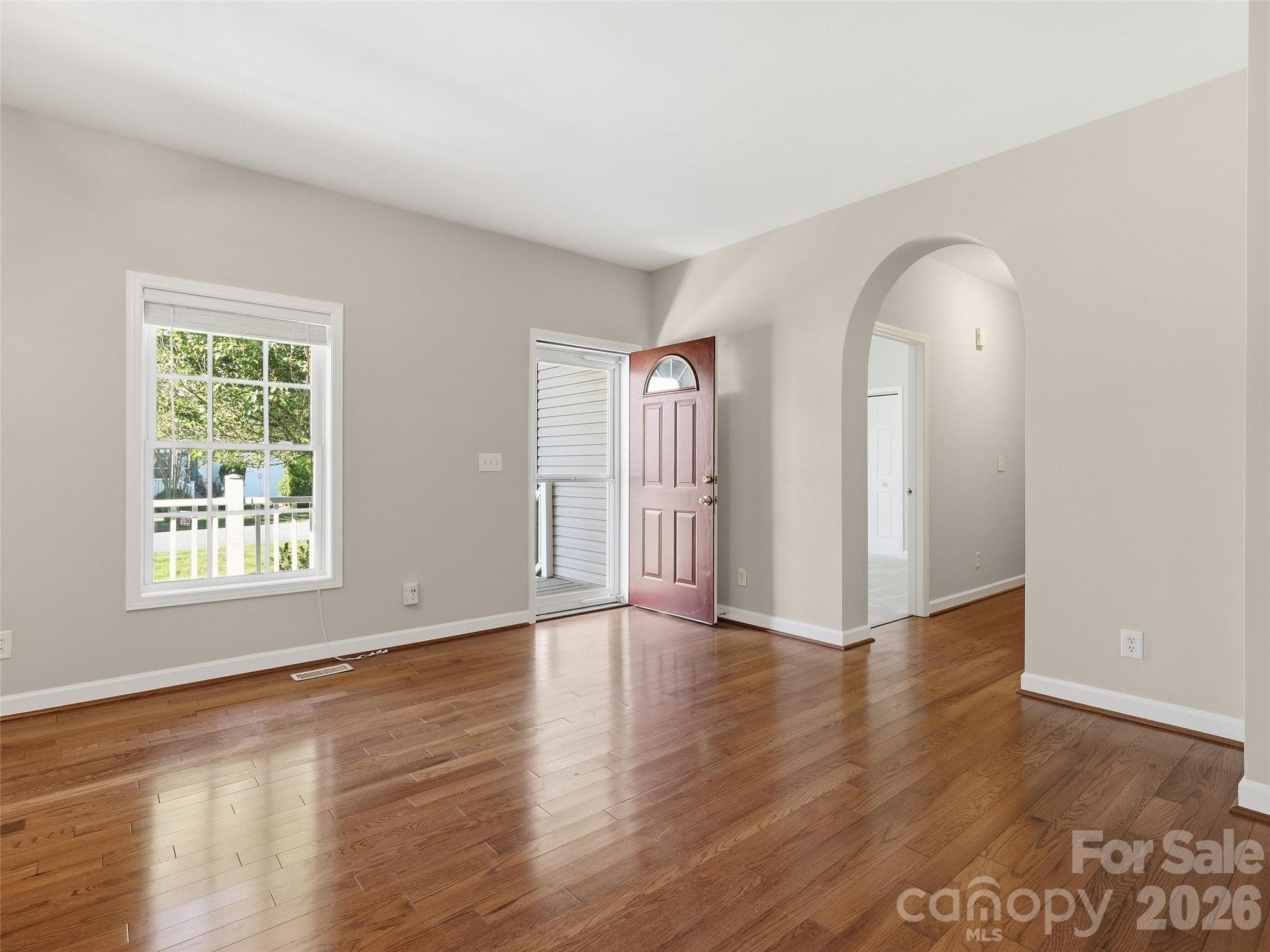Single Family Residence at 209 Beechnut Drive, Hendersonville, photo 5 of 48